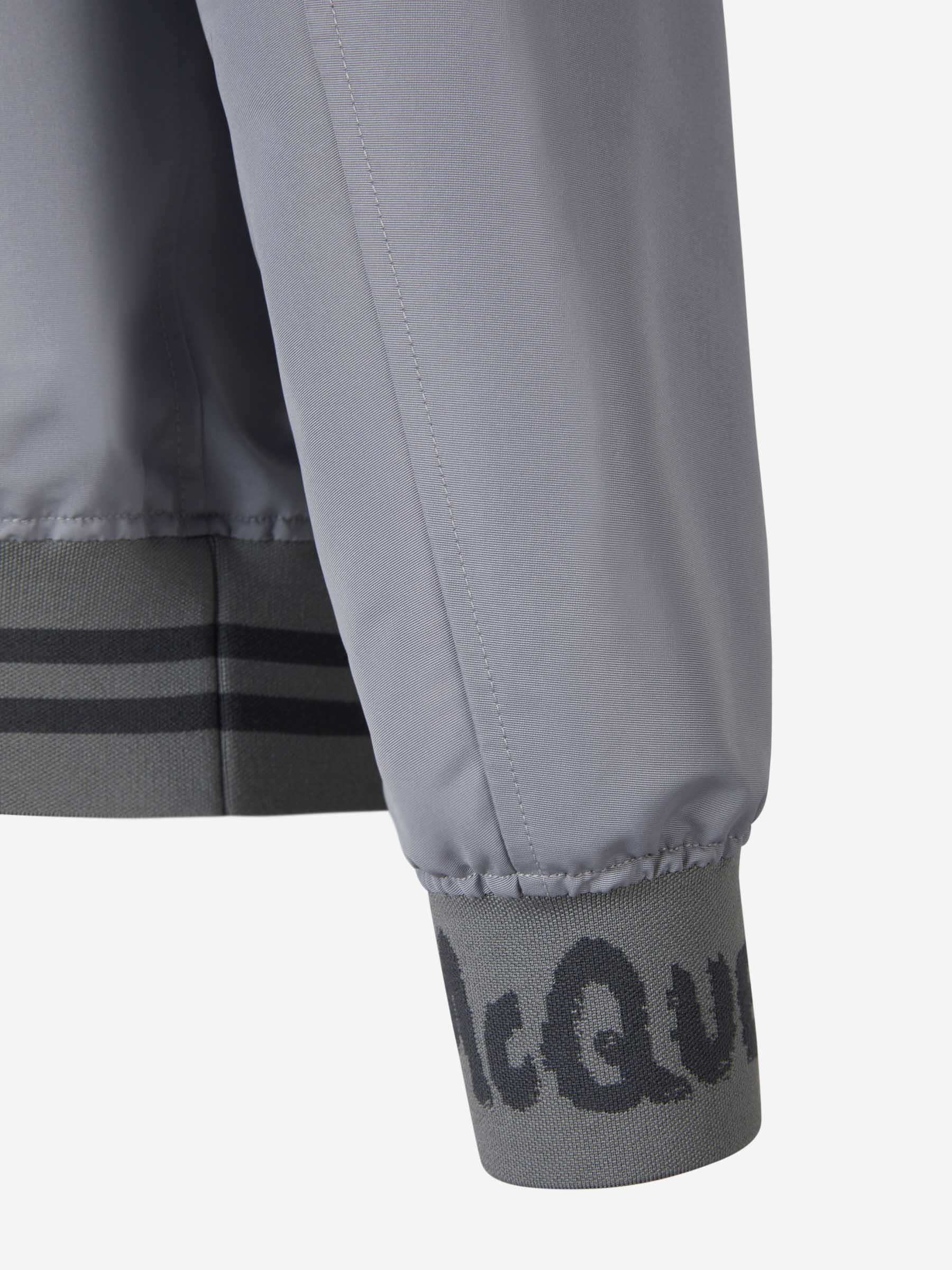Alexander McQueen Chaqueta Bomber Técnica color Gris Claro sku 512-001948 01 - Foto 5