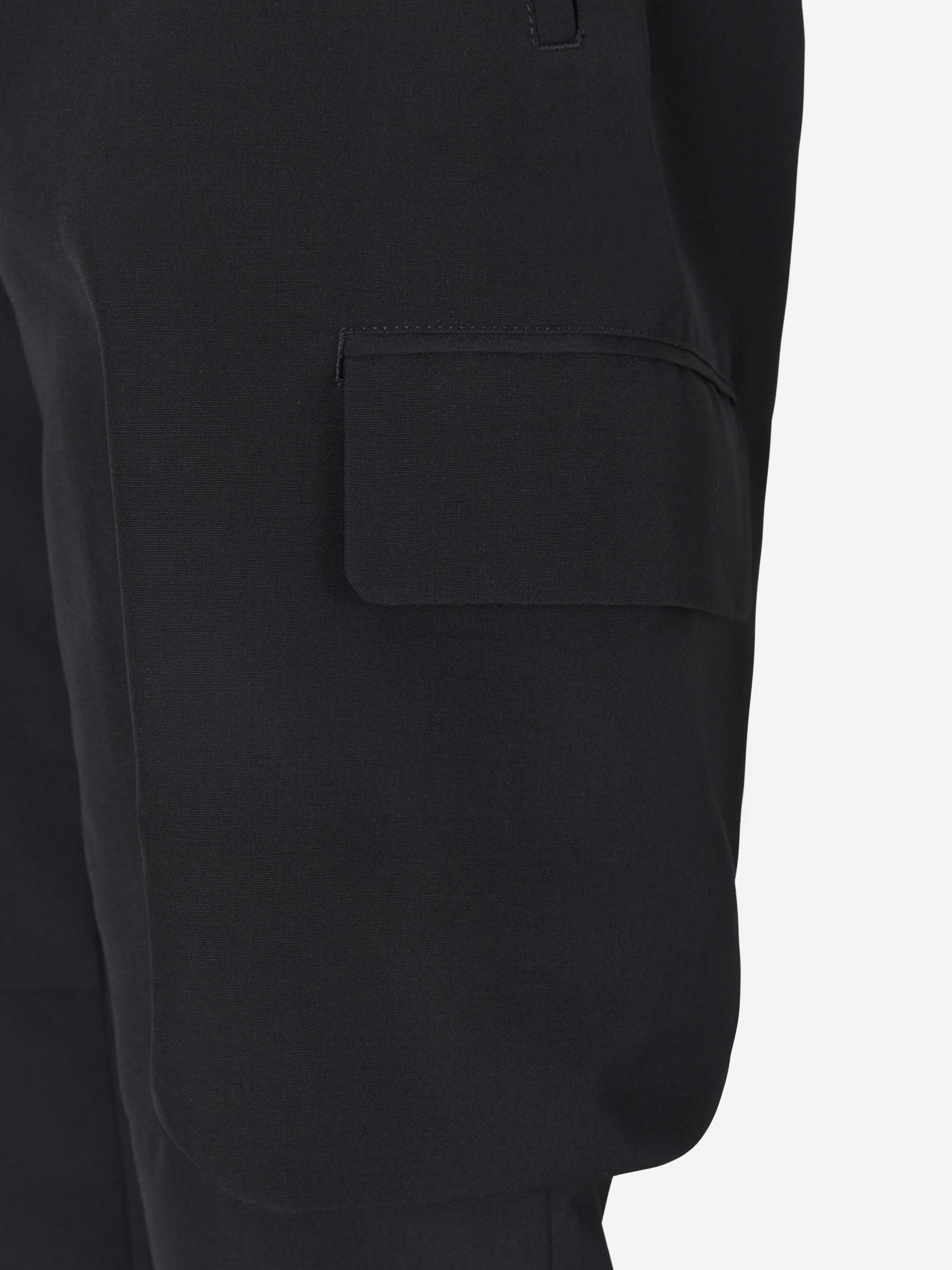 Outlet online Givenchy Hombre Pantalones Cargo Lana color Negro sku 521-002596 00 - Foto 5