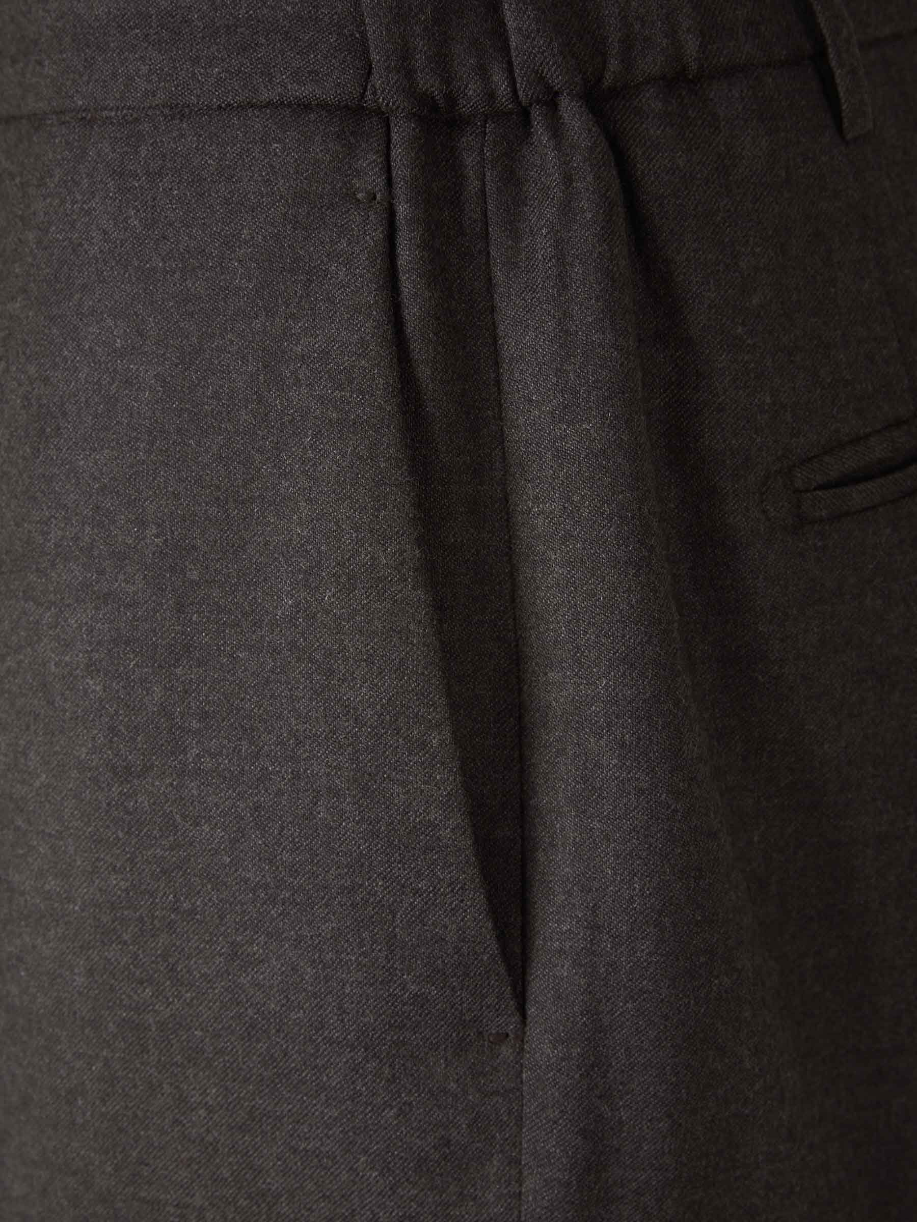 Outlet online Santa Eulalia Hombre Pantalones Globe Cargo color Gris Oscuro sku 521-002907 01 - Foto 4