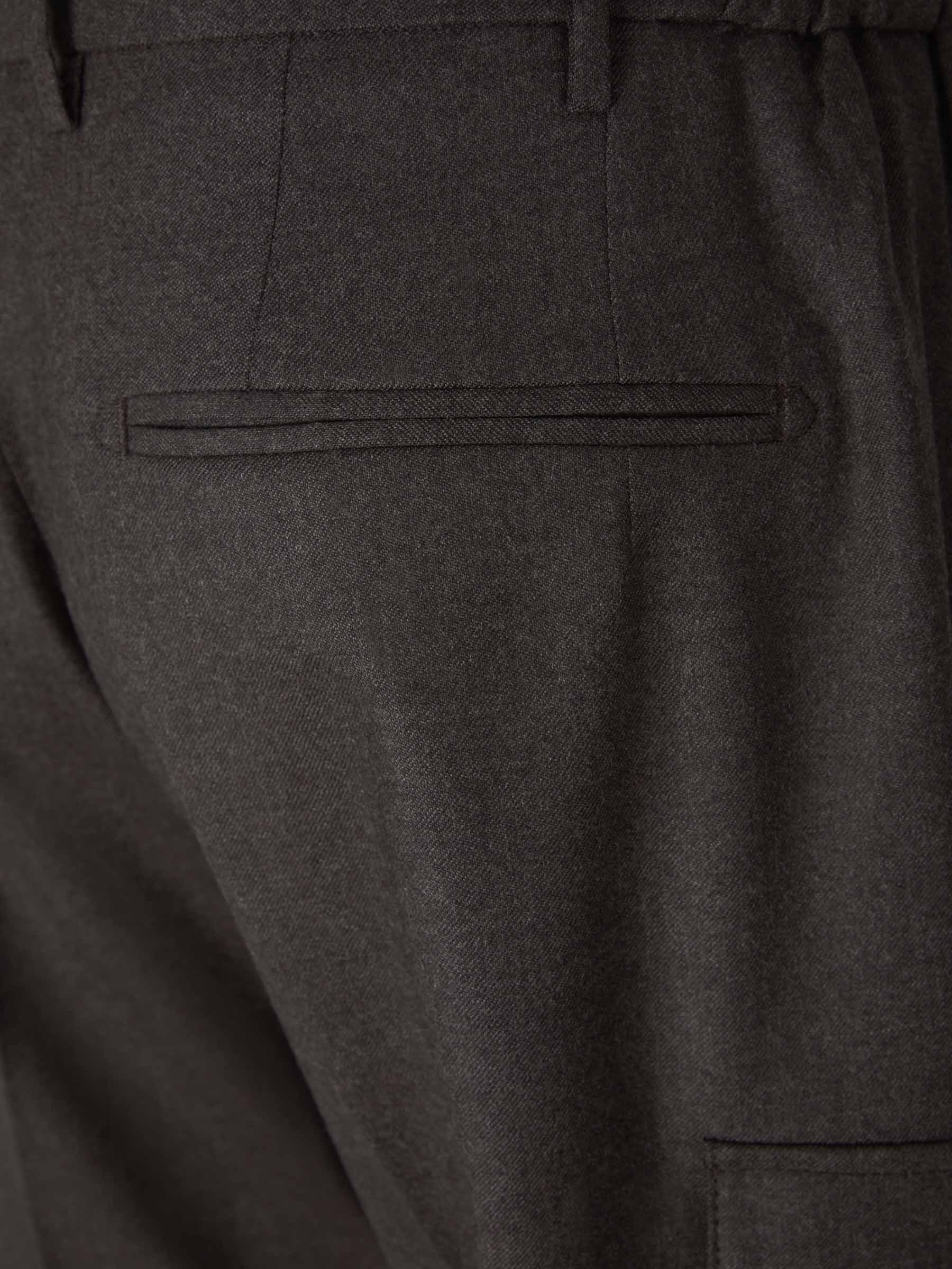 Outlet online Santa Eulalia Hombre Pantalones Globe Cargo color Gris Oscuro sku 521-002907 01 - Foto 5