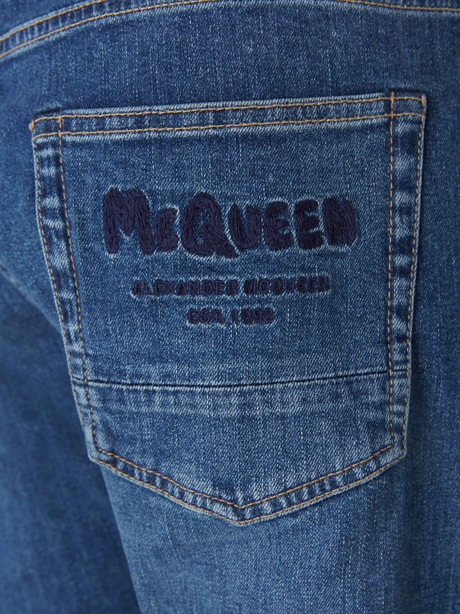 Alexander McQueen Jeans Graffiti Slim color Azul Cobalto sku 522-002223 01 - Foto 4