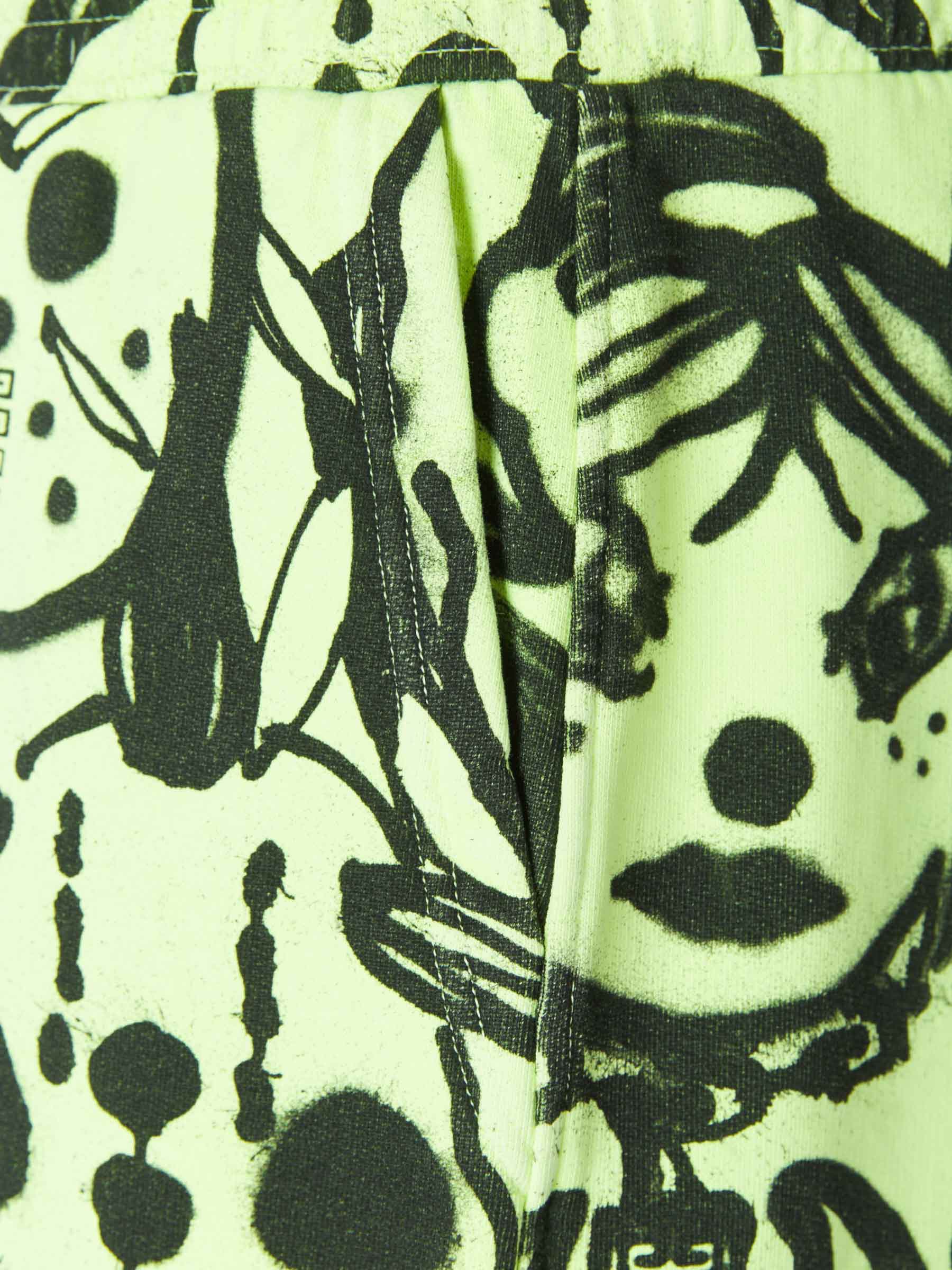 Givenchy Bermudas Gráfico Fluor color Verde Lima sku 523-000644 01 - Foto 3