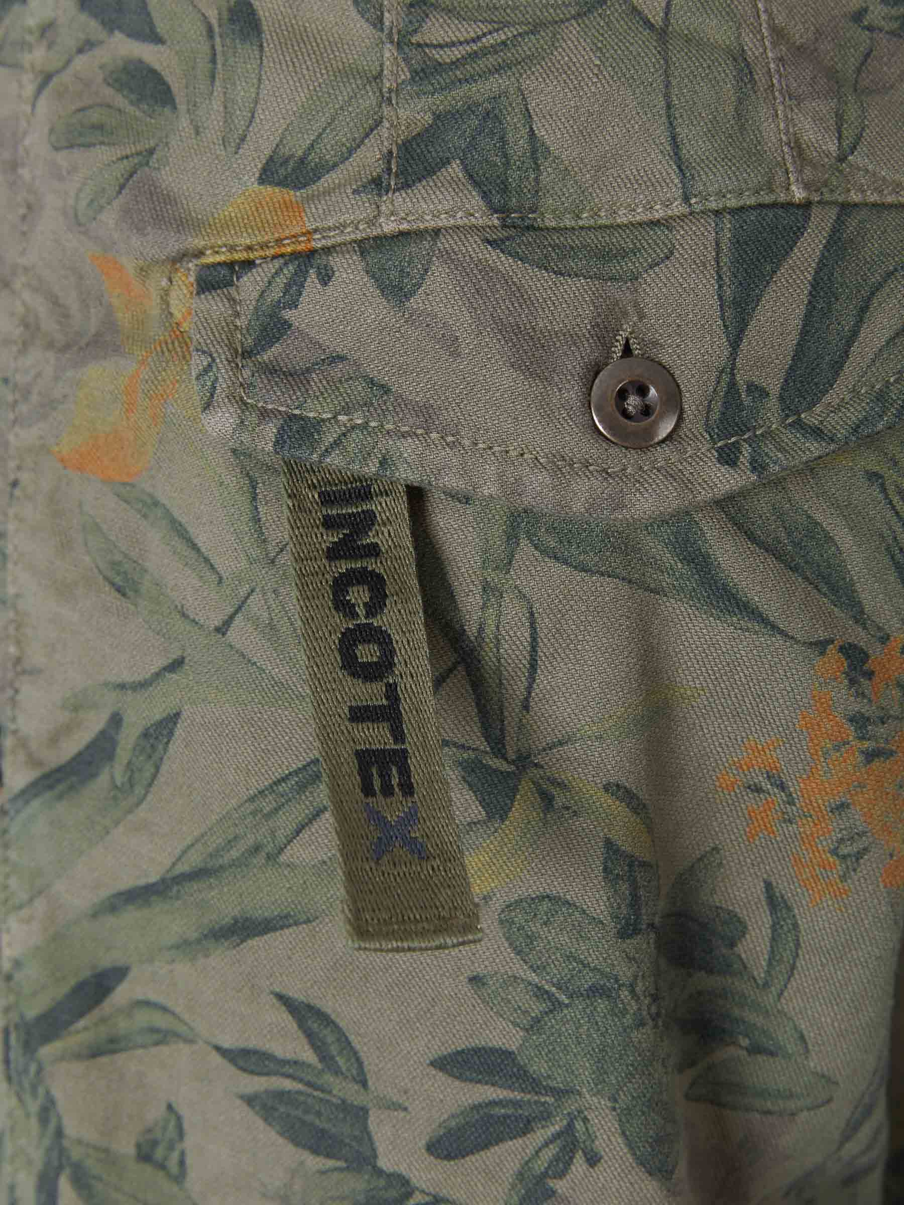 Incotex Slacks Bermudas Estampado Floral color Verde Militar sku 523-000660 01 - Foto 4