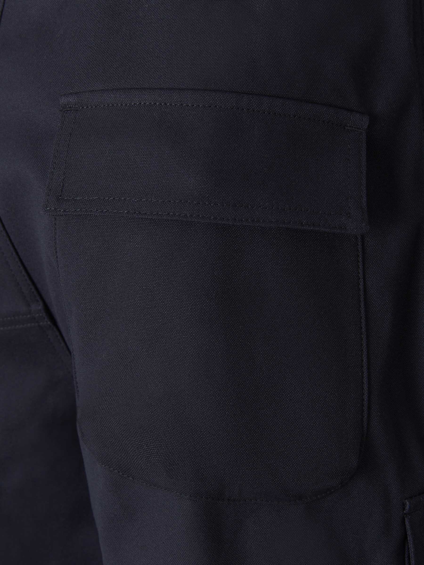 Ambush Bermudas Cargo Algodón color Negro sku 523-000680 01 - Foto 5