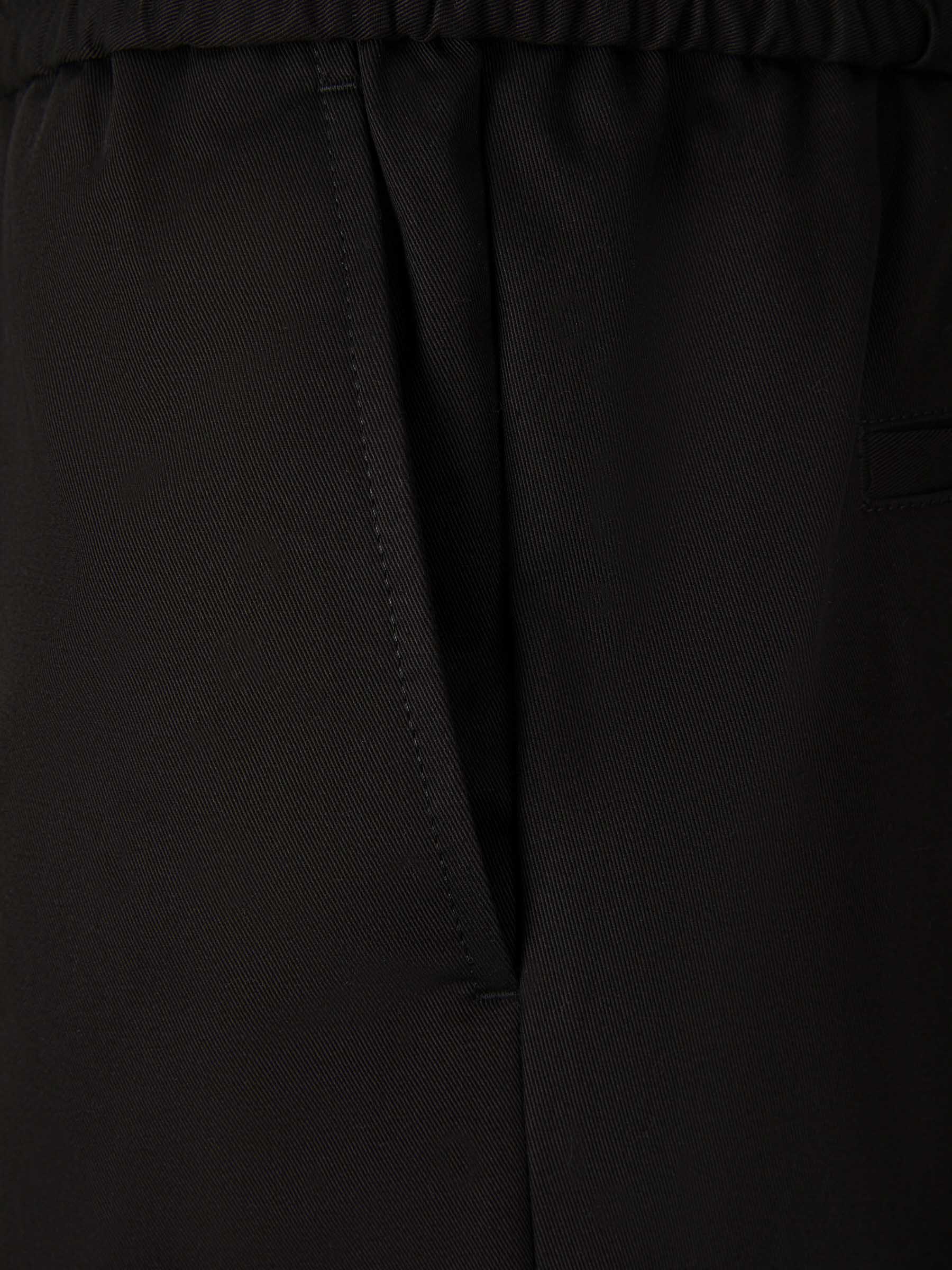 Ami Paris Bermudas Algodón color Negro sku 523-000745 02 - Foto 3