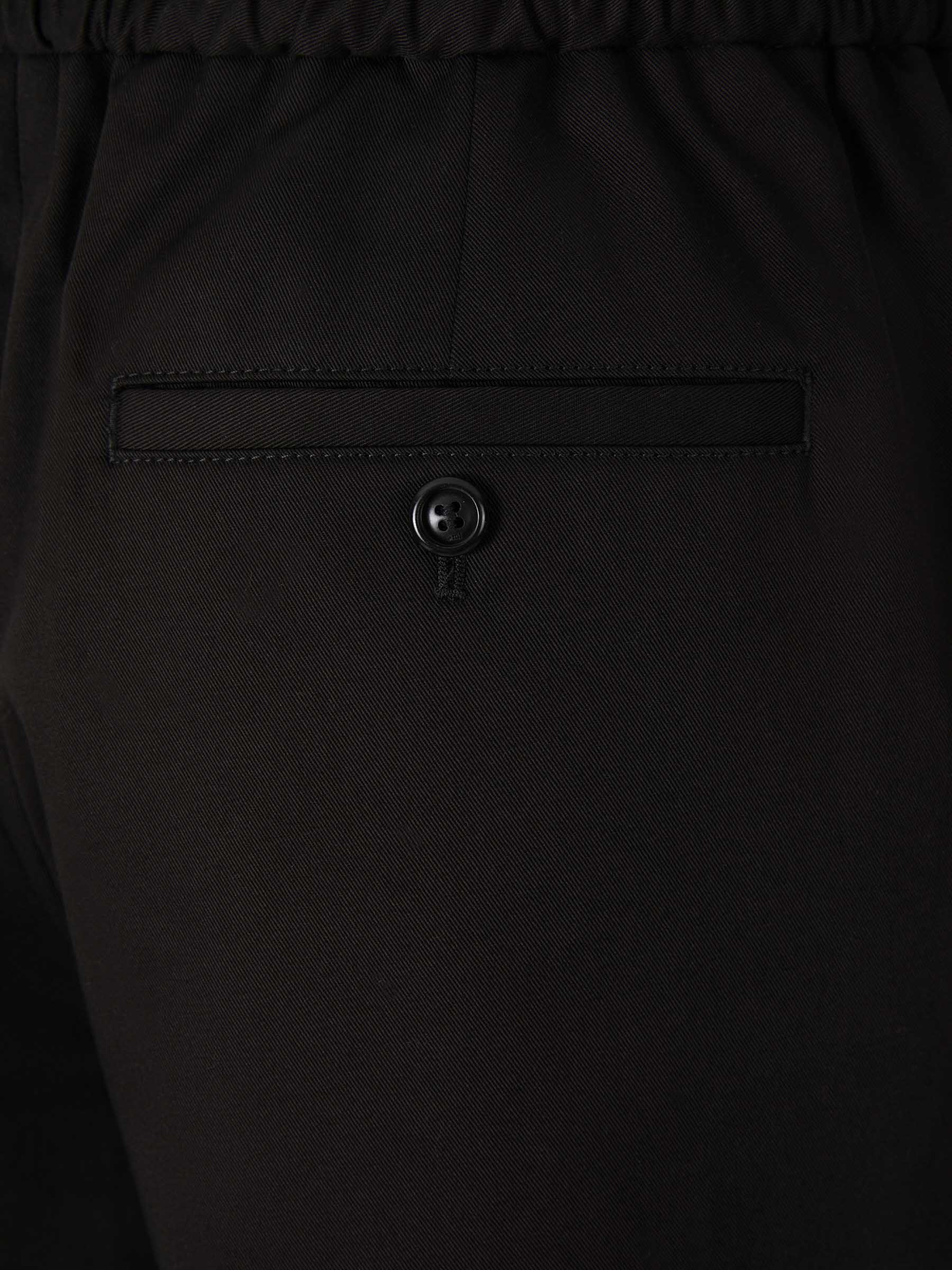 Ami Paris Bermudas Algodón color Negro sku 523-000745 02 - Foto 4