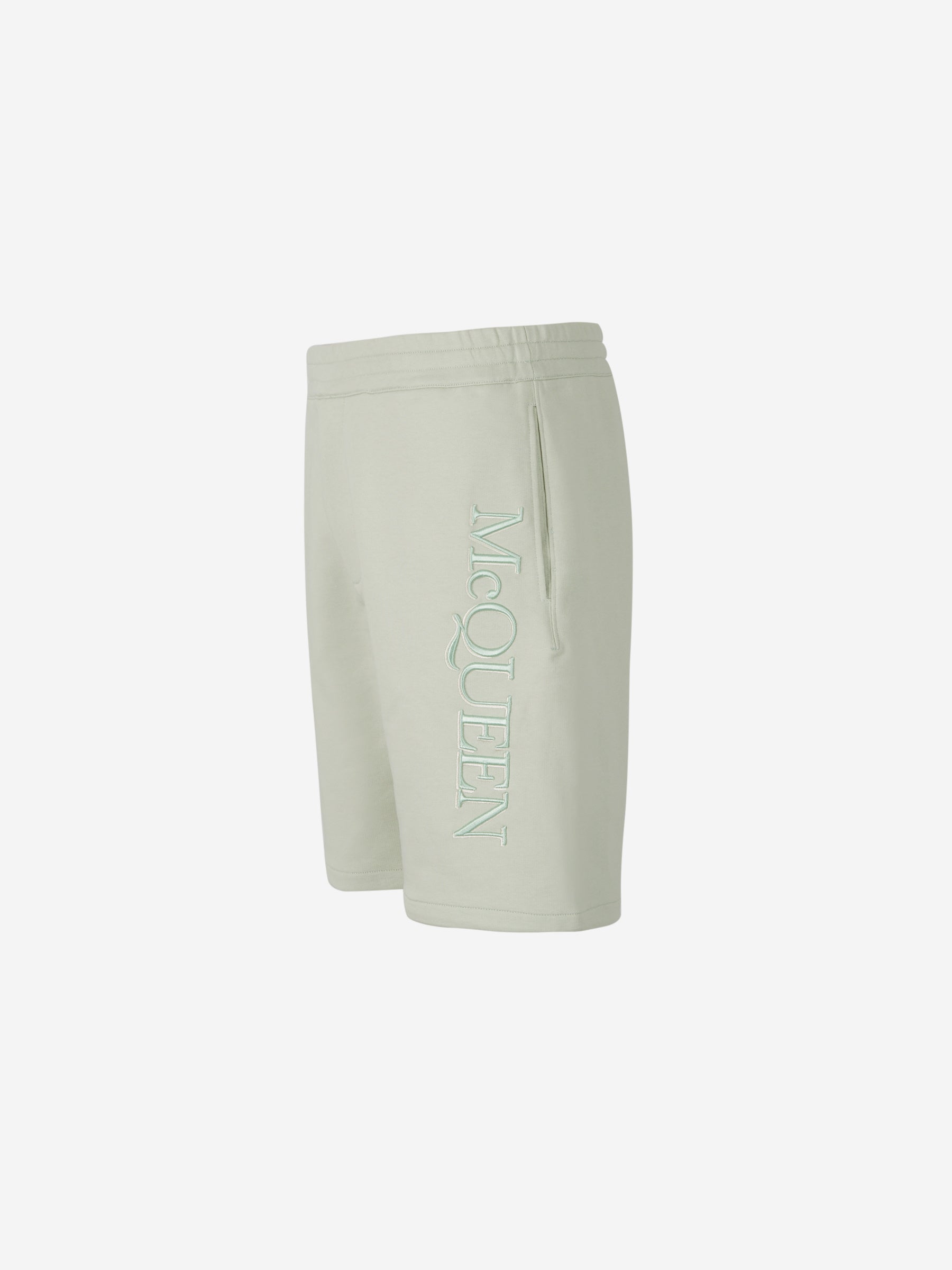 Alexander McQueen Bermudas Logo Bordado color Verde Menta sku 523-000753 01 - Foto 2