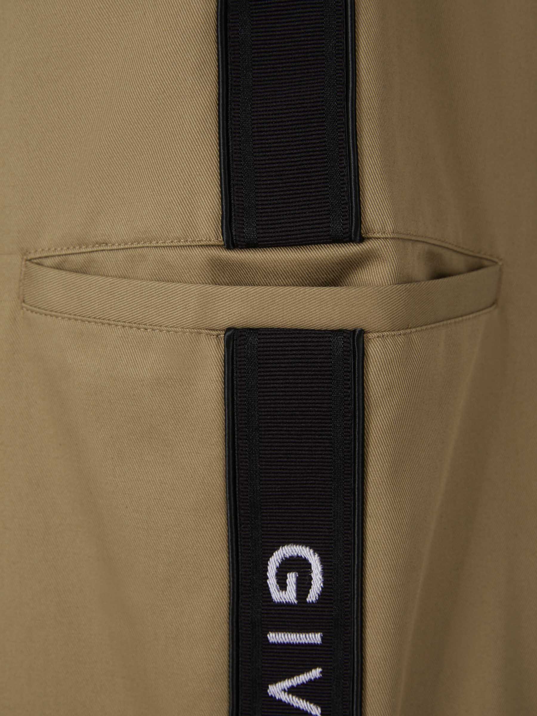Givenchy Bermudas Franjas Logo color Verde Militar sku 523-000783 01 - Foto 5