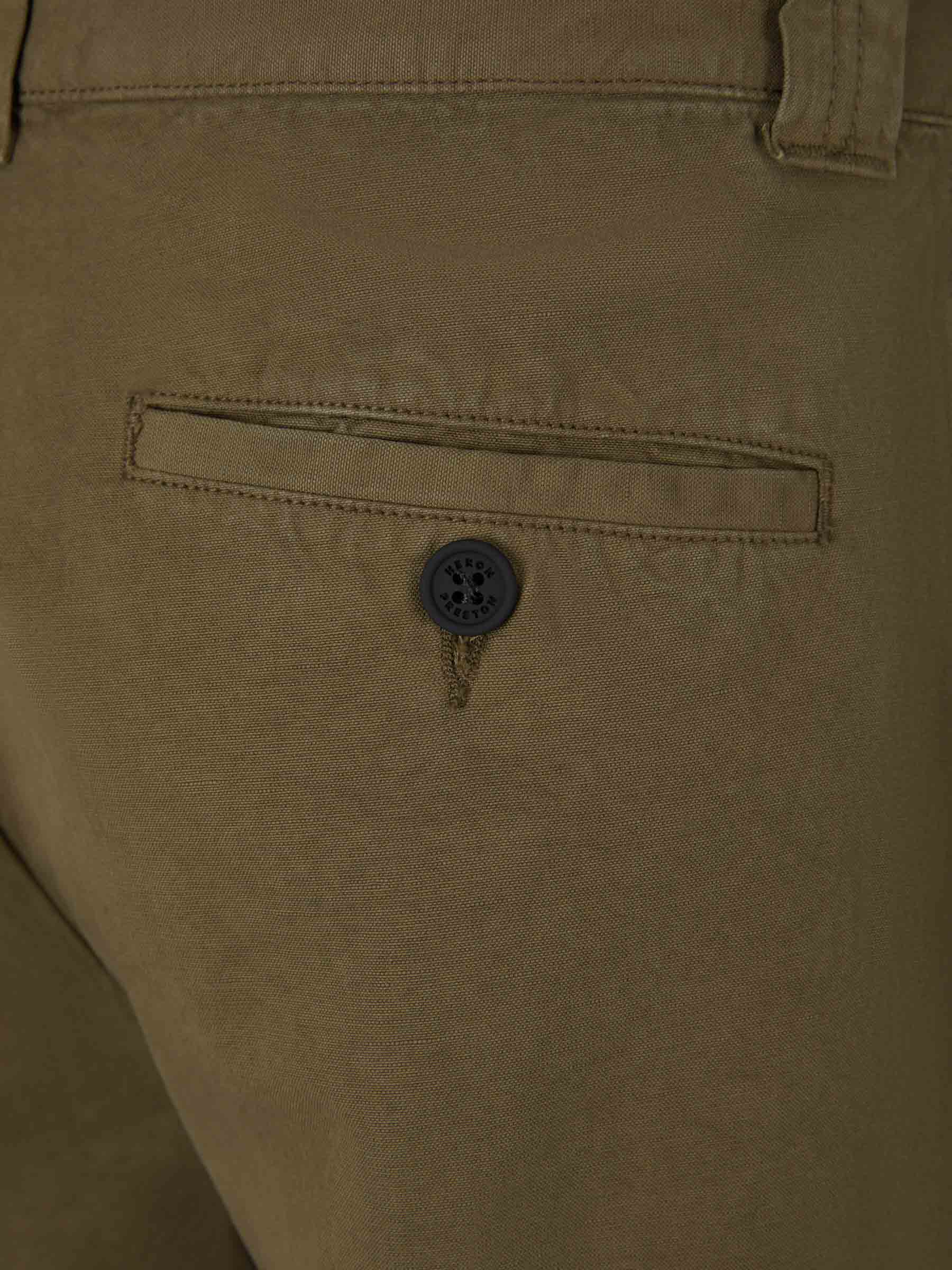 Heron Preston Bermudas Canvas Cargo color Verde Militar sku 523-000793 01 - Foto 7