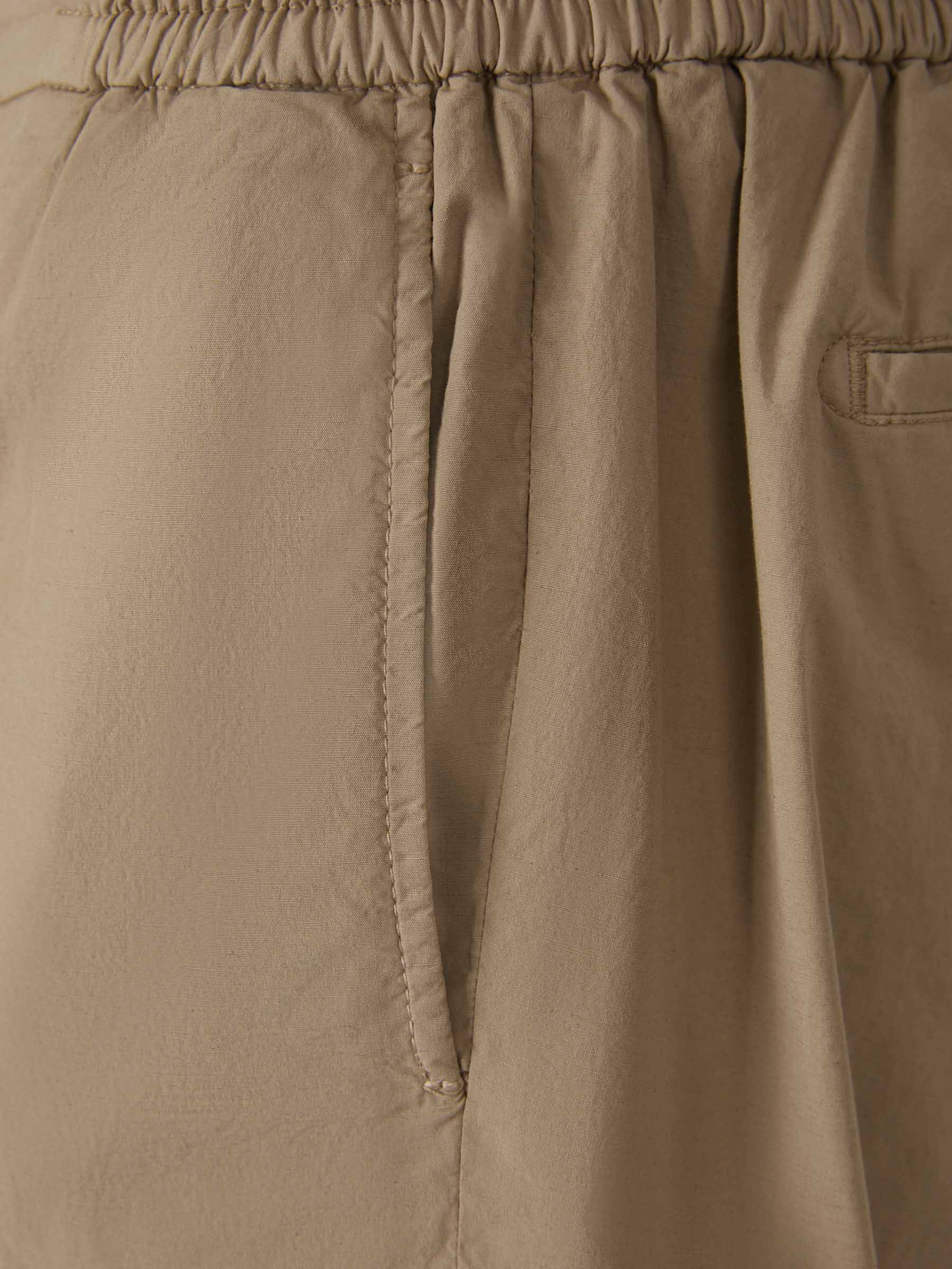 Santa Eulalia Bermudas Cargo Algodón color Verde Militar sku 523-000828 04 - Foto 9