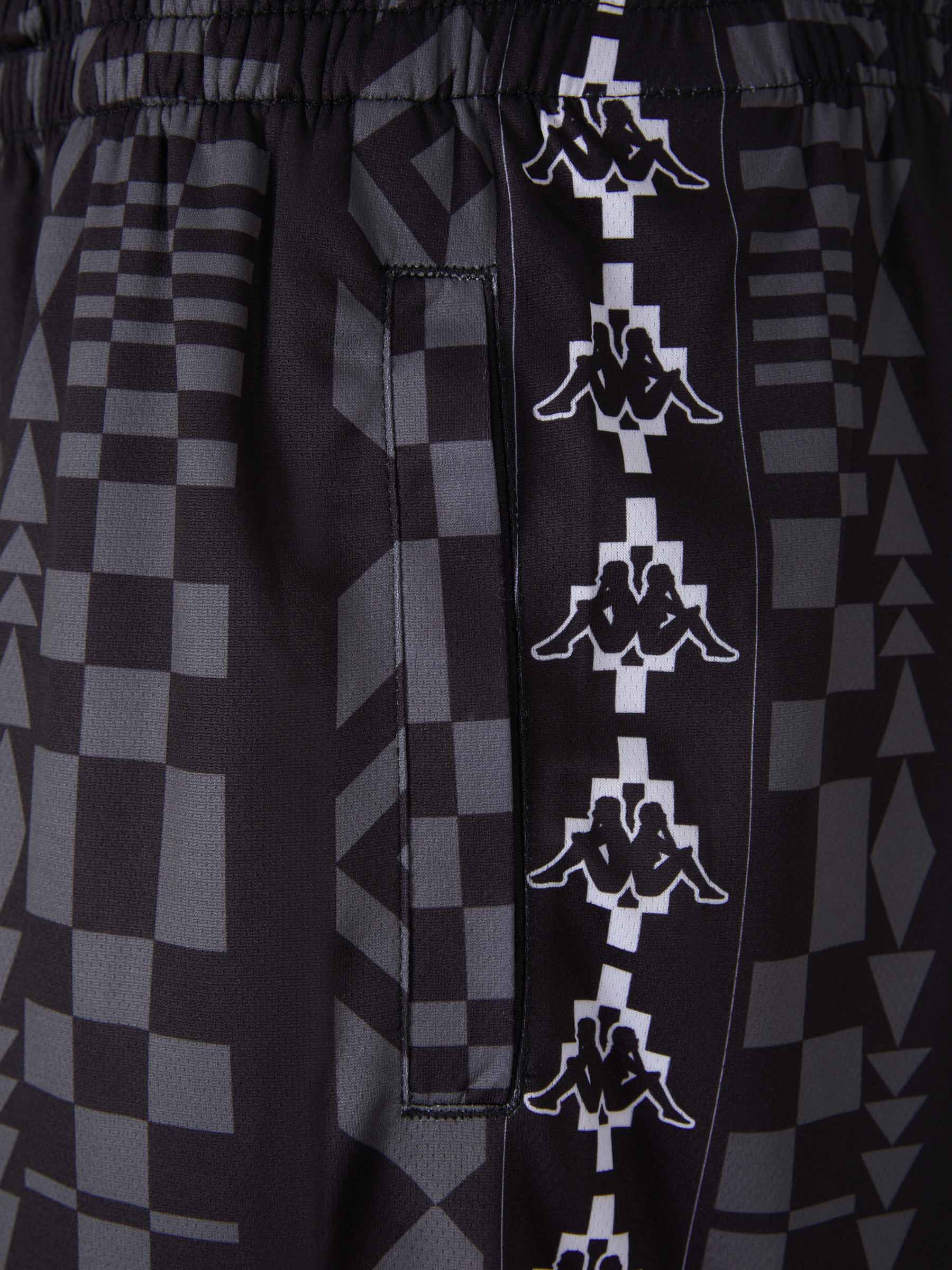 Marcelo Burlon Bermuda Sport Motivo Geométrico color Negro sku 523-000834 01 - Foto 5