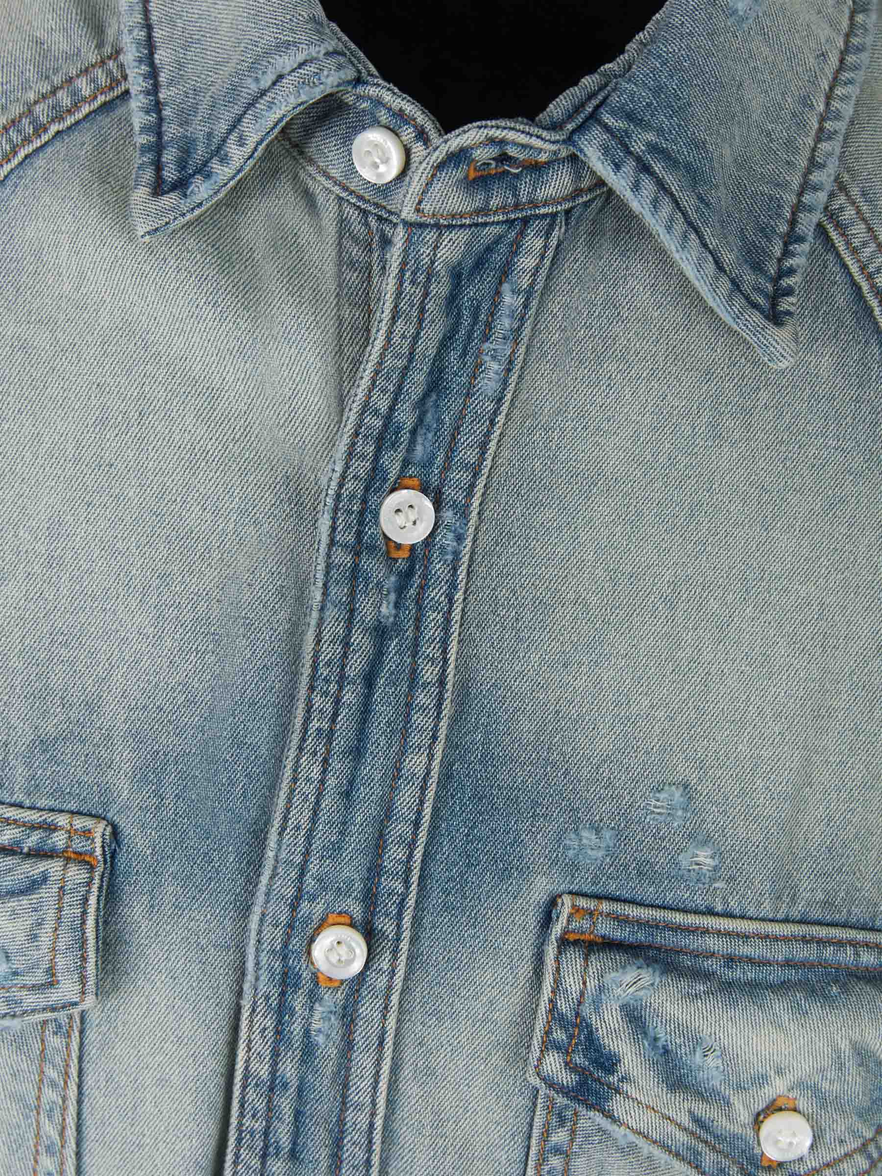 Amiri Camisa Denim Aplique Piel color Azul Denim sku 531-005652 01 - Foto 3