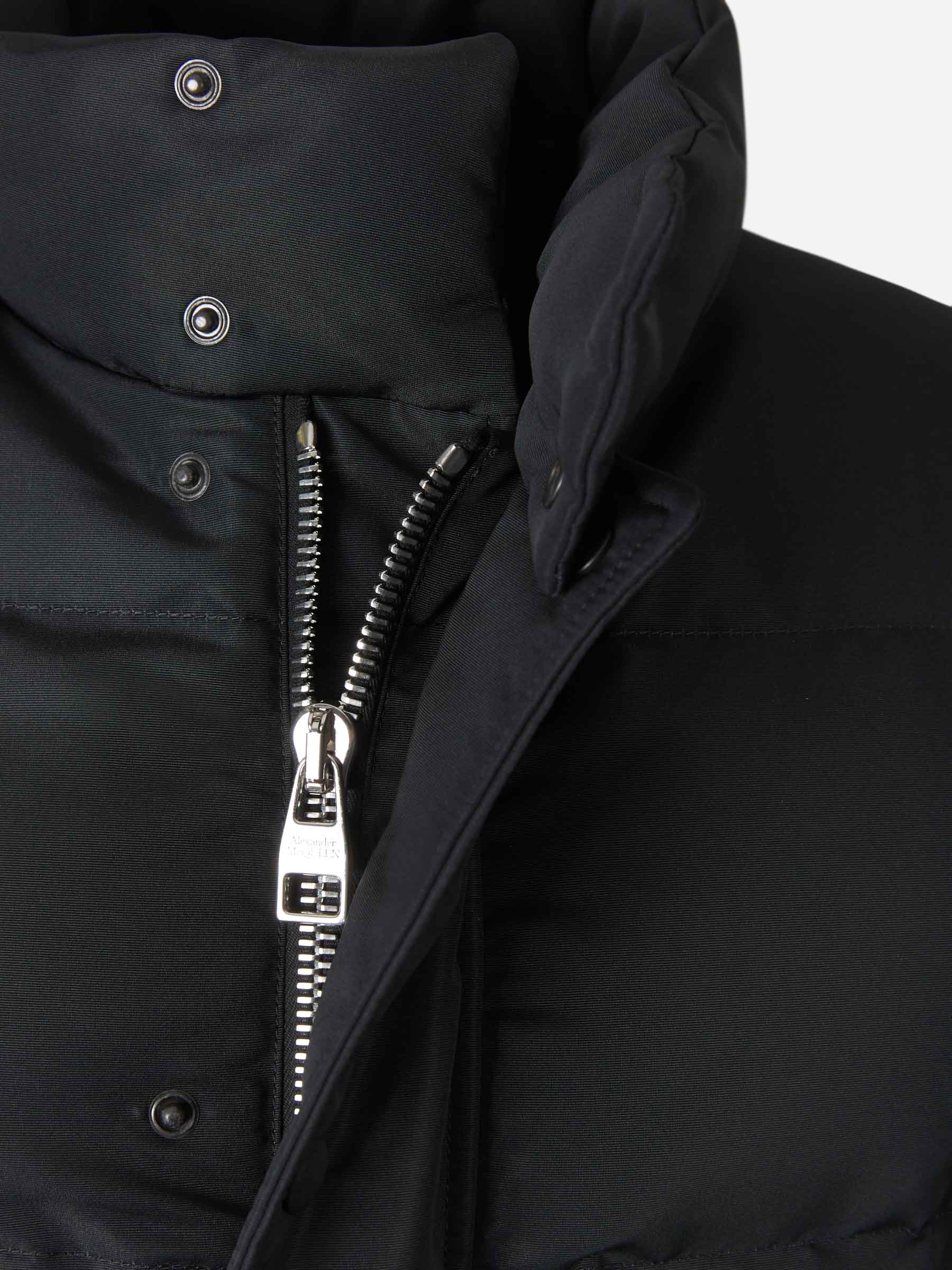 Alexander McQueen Chaleco Acolchado color Negro sku 544-000396 01 - Foto 3