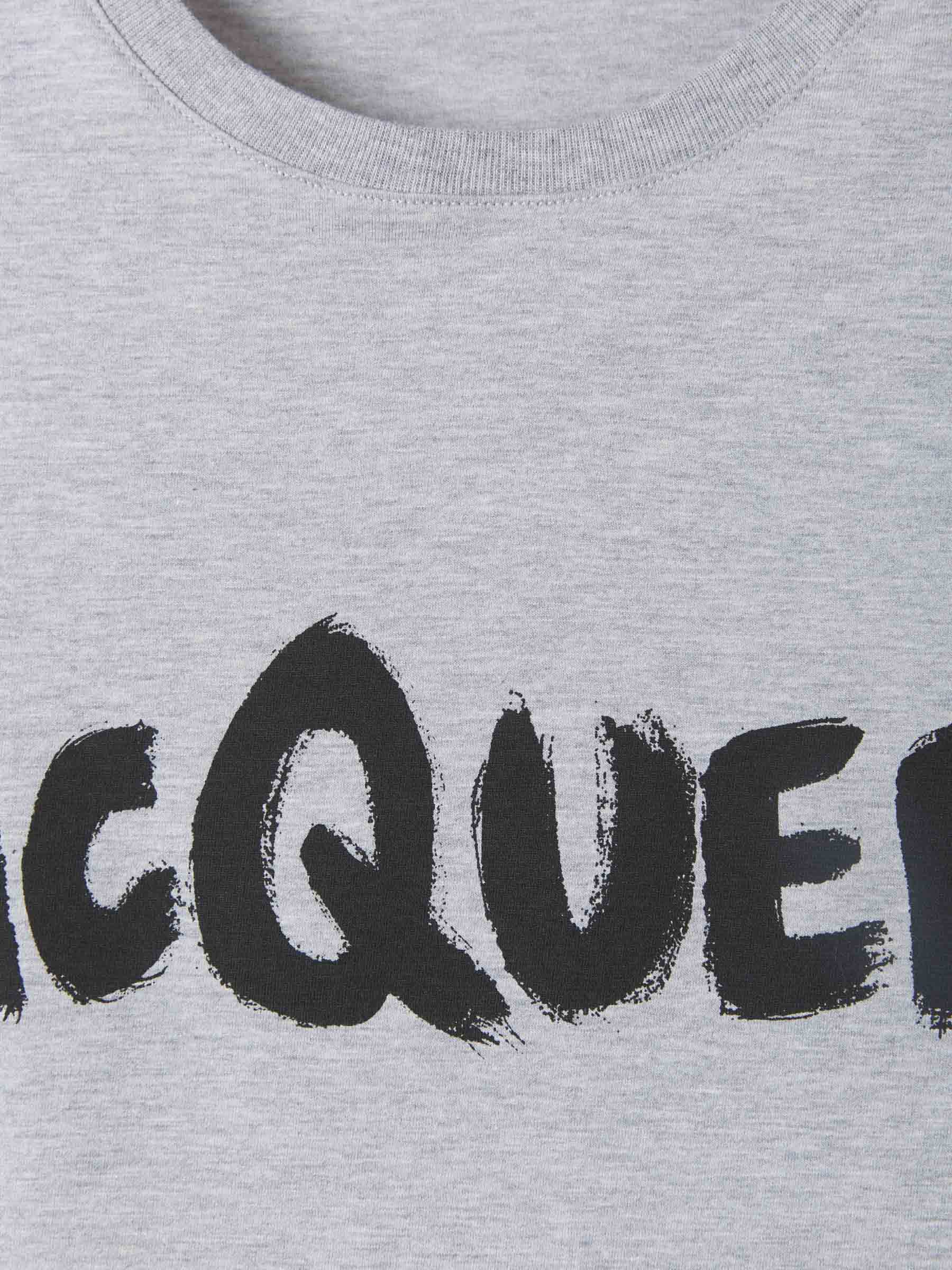 Alexander McQueen Camiseta Logo Estampado color Gris Claro sku 553-002656 03 - Foto 3