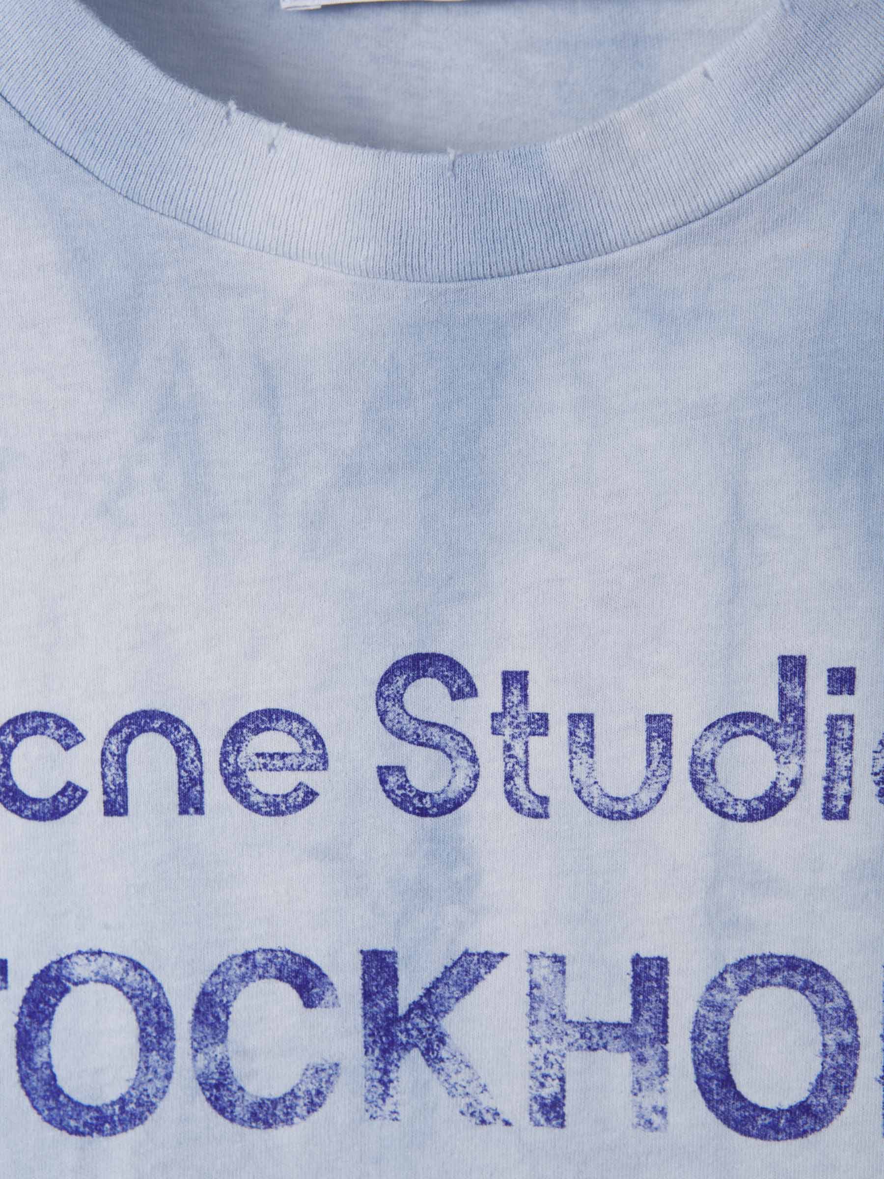Acne Studios Camiseta Logo Stockolm color Azul Cielo sku 553-002793 00 - Foto 3