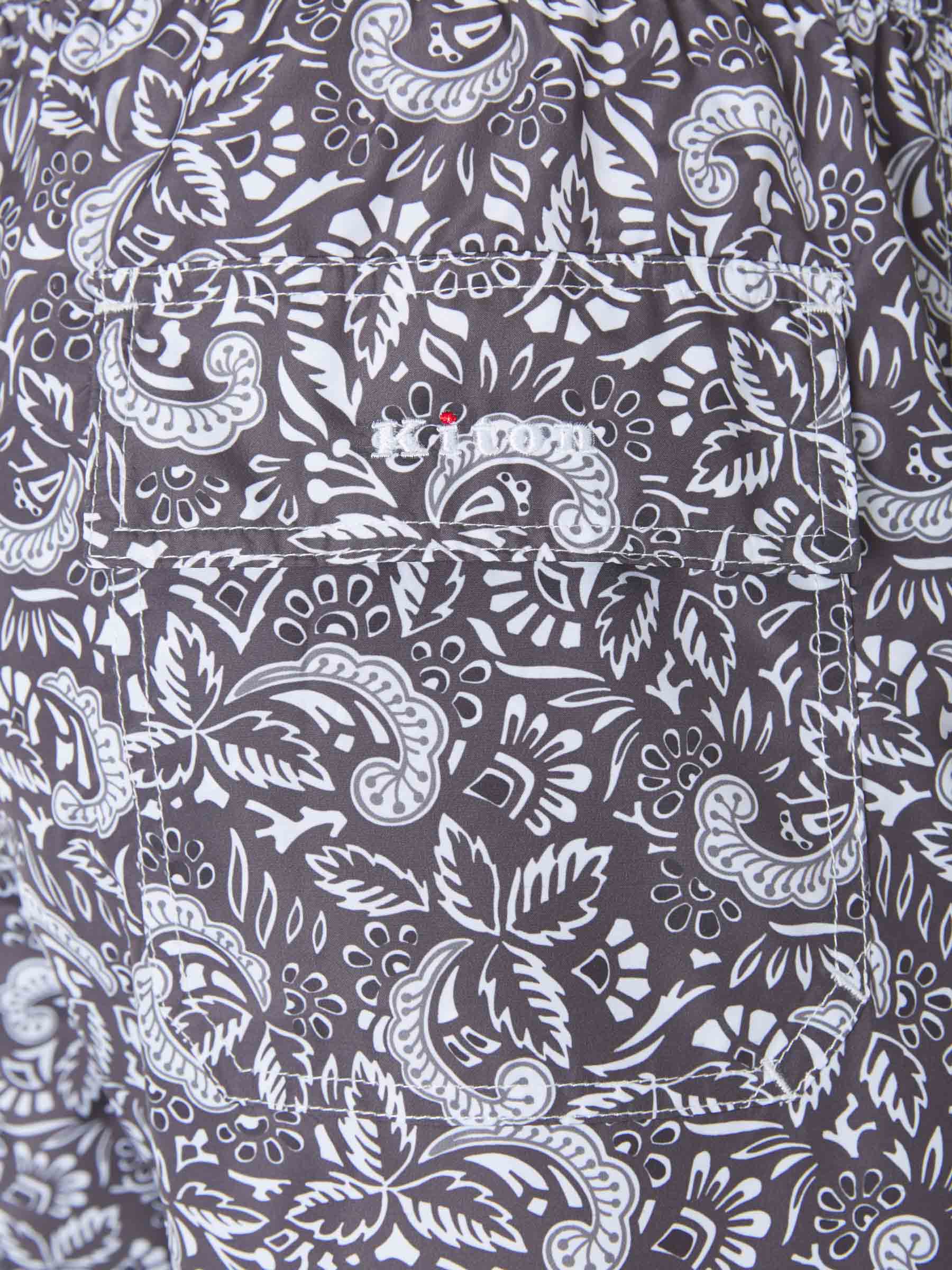 Kiton Bañador Estampado Paisley color Negro sku 561-001121 01 - Foto 6