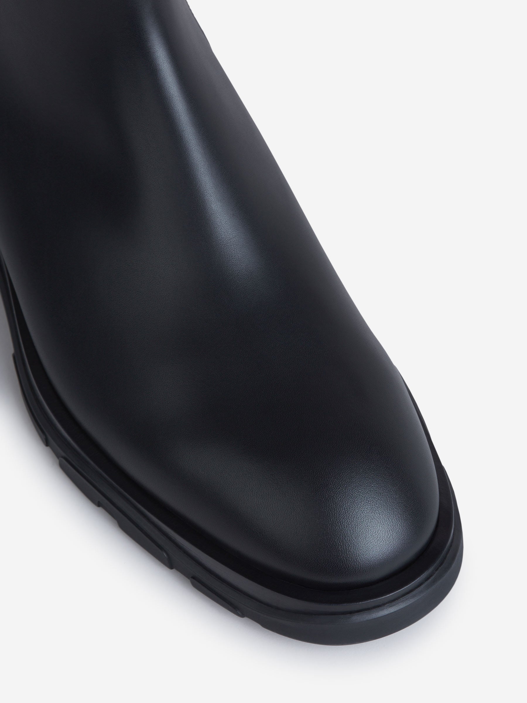 Alexander McQueen Botas Slim Tread color Negro sku 611-003884 01 - Foto 4