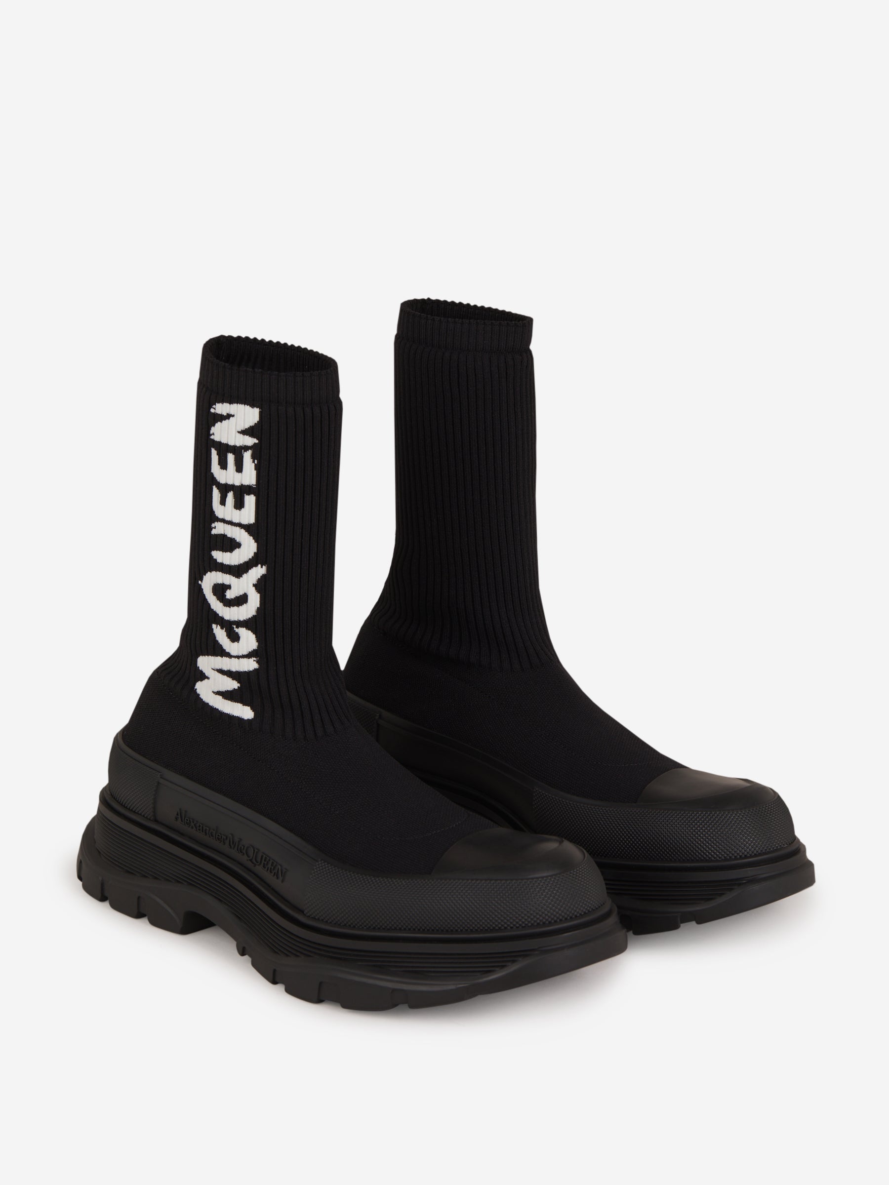 Alexander McQueen Botas Graffiti Knit Tread color Negro sku 611-003948 01 - Foto 2