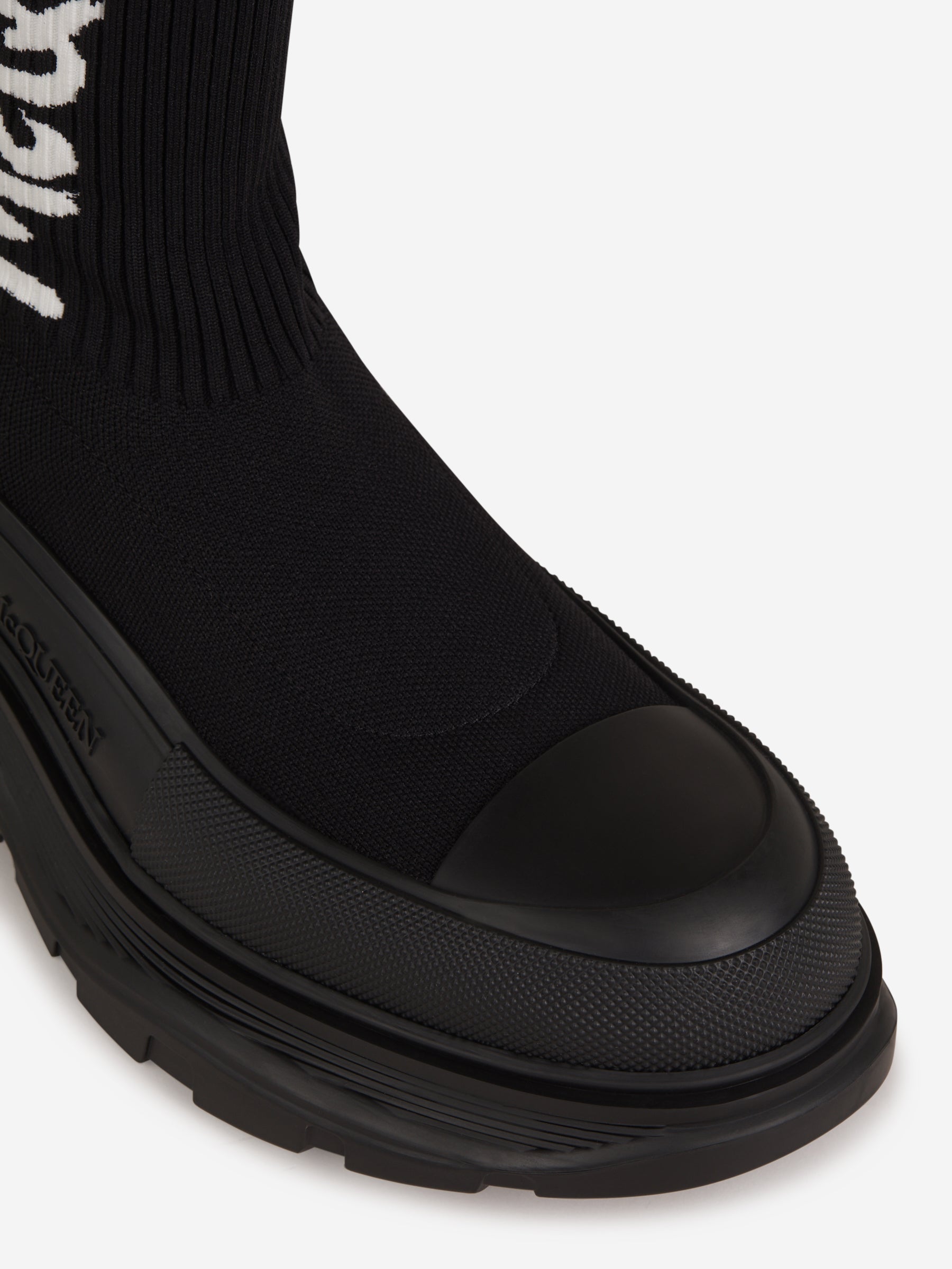 Alexander McQueen Botas Graffiti Knit Tread color Negro sku 611-003948 01 - Foto 4