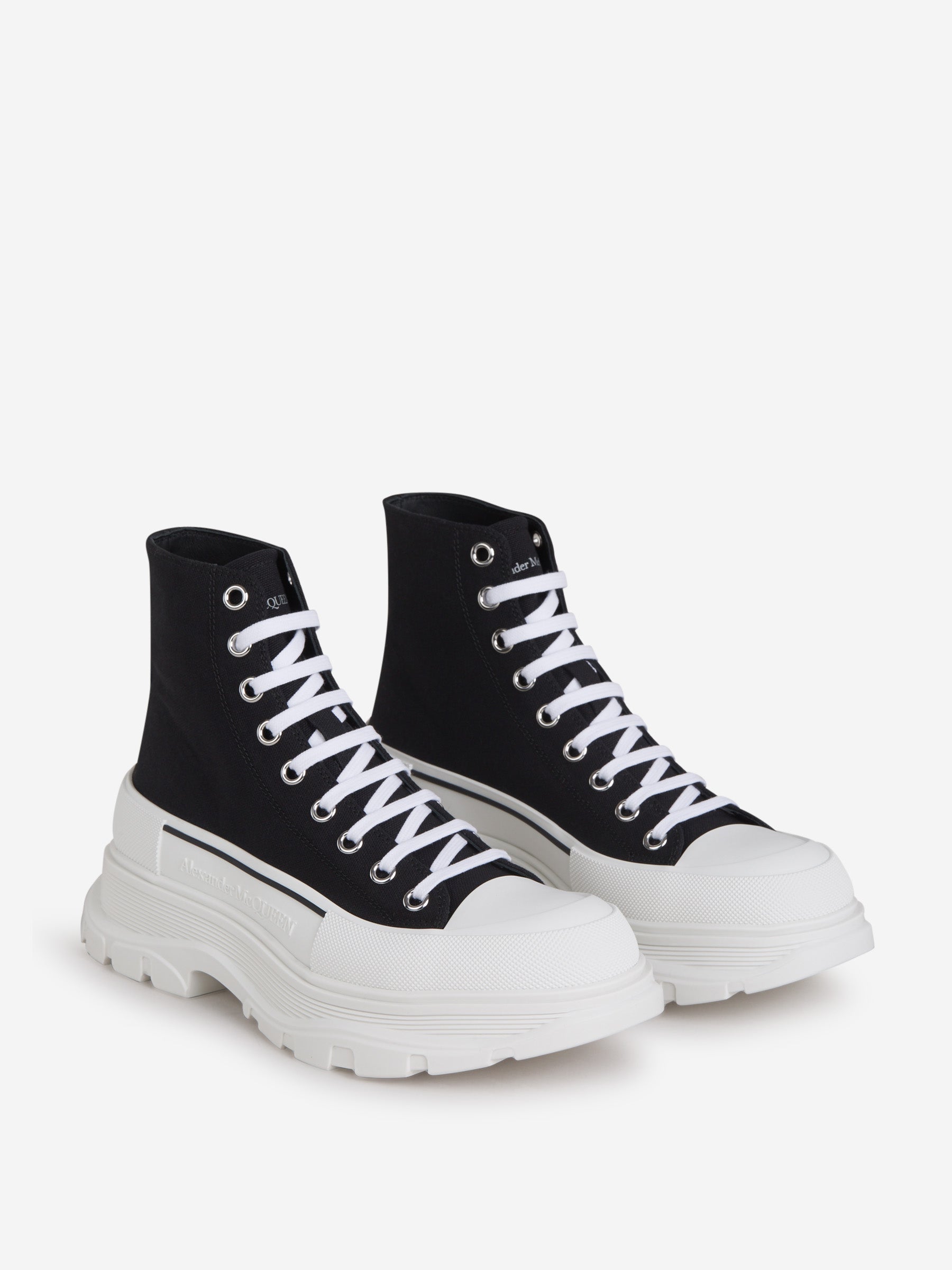 Outlet online Alexander McQueen Hombre Sneakers Tread Slick Altas color Negro sku 611-003957 01 - Foto 2