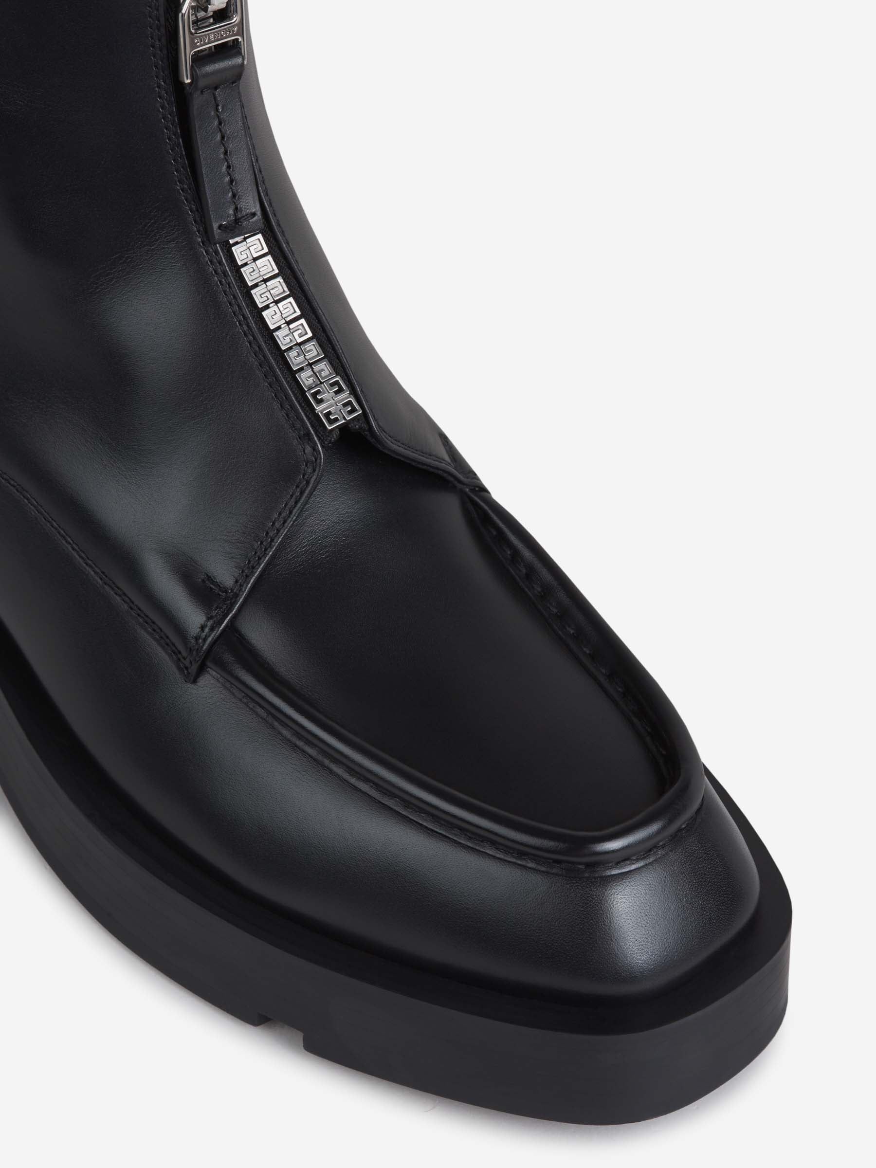 Givenchy Botas Box Piel color Negro sku 611-003976 01 - Foto 4