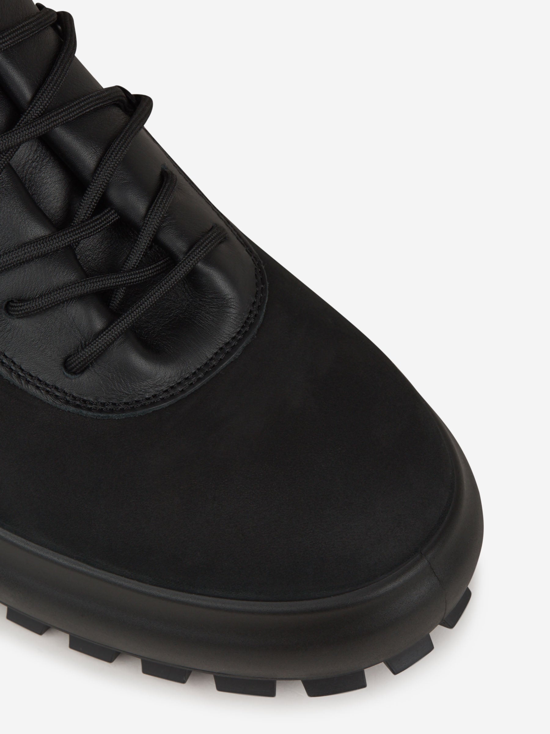 Stone Island Botines Montaña Ante color Negro sku 611-003990 01 - Foto 4