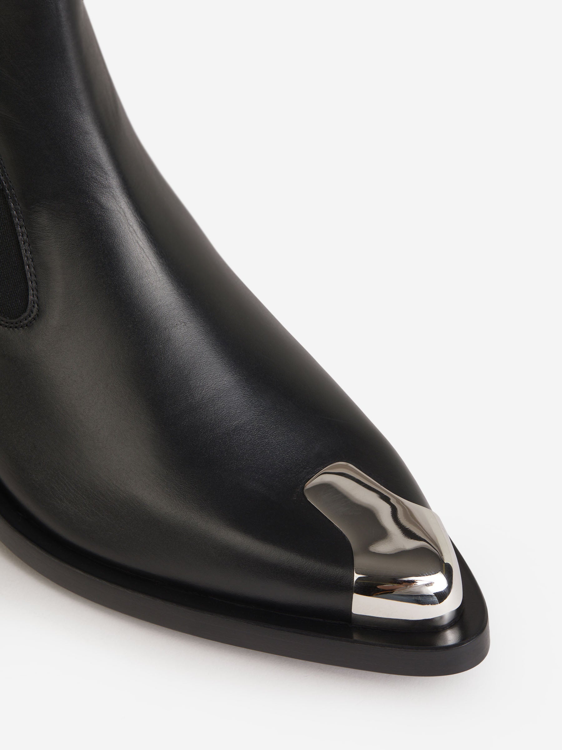 Alexander McQueen Botas Punk Chelsea color Negro sku 611-004201 01 - Foto 4