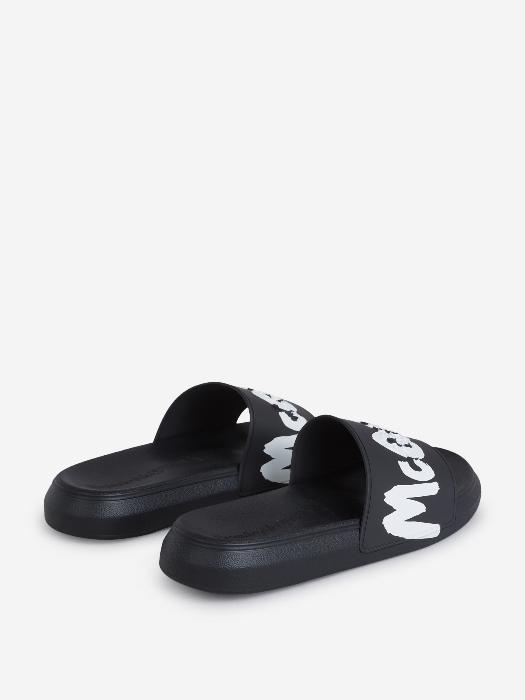 Outlet online Alexander McQueen Hombre Sandalias Logo Graffiti color Negro sku 613-000328 01 - Foto 3