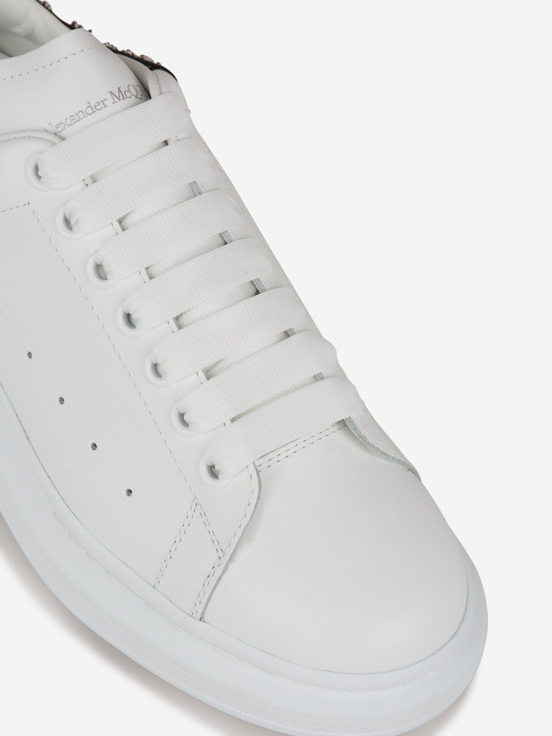 Outlet online Alexander McQueen Hombre Sneakers Oversize Bordadas color Blanco sku 616-002039 01 - Foto 4