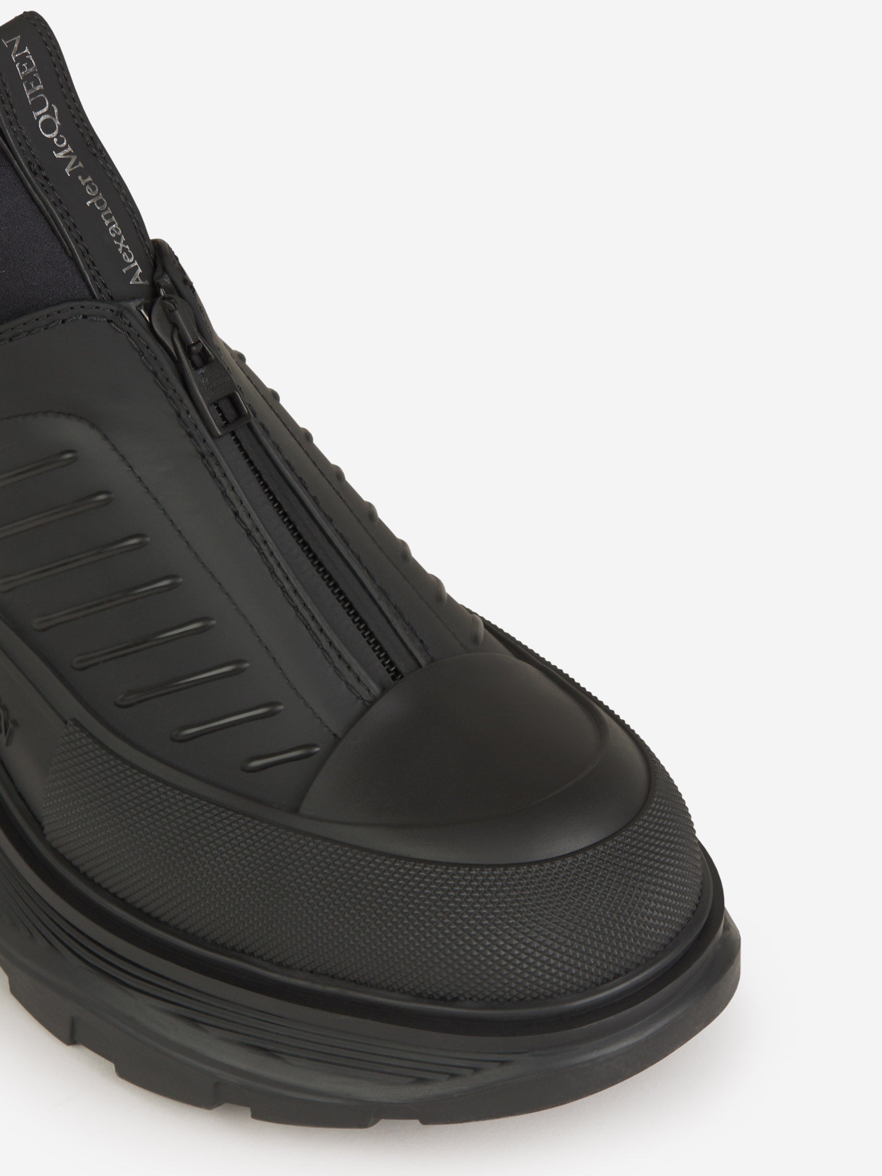 Outlet online Alexander McQueen Hombre Sneakers Suela Cuero color Negro sku 616-002525 01 - Foto 5