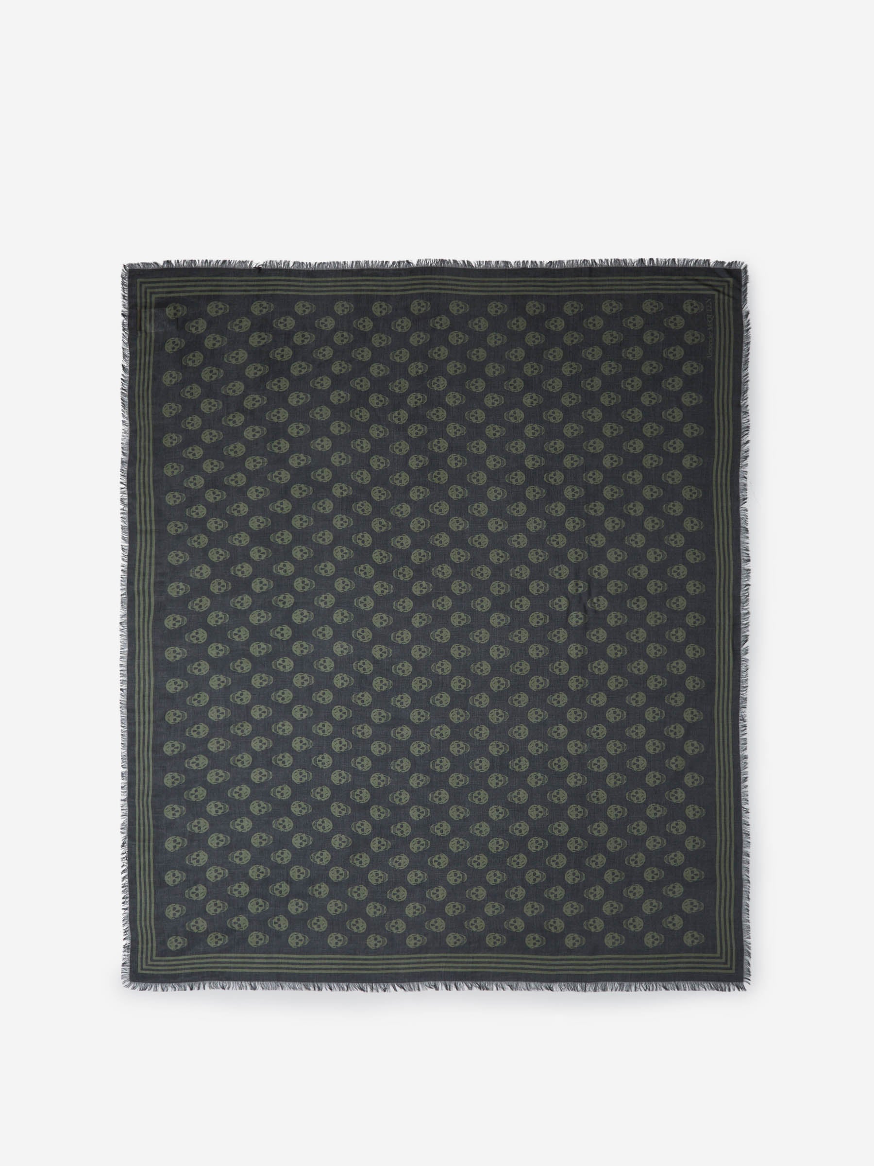 Alexander McQueen Fular Biker Skull color Verde Oscuro sku 630-001393 01 - Foto 2