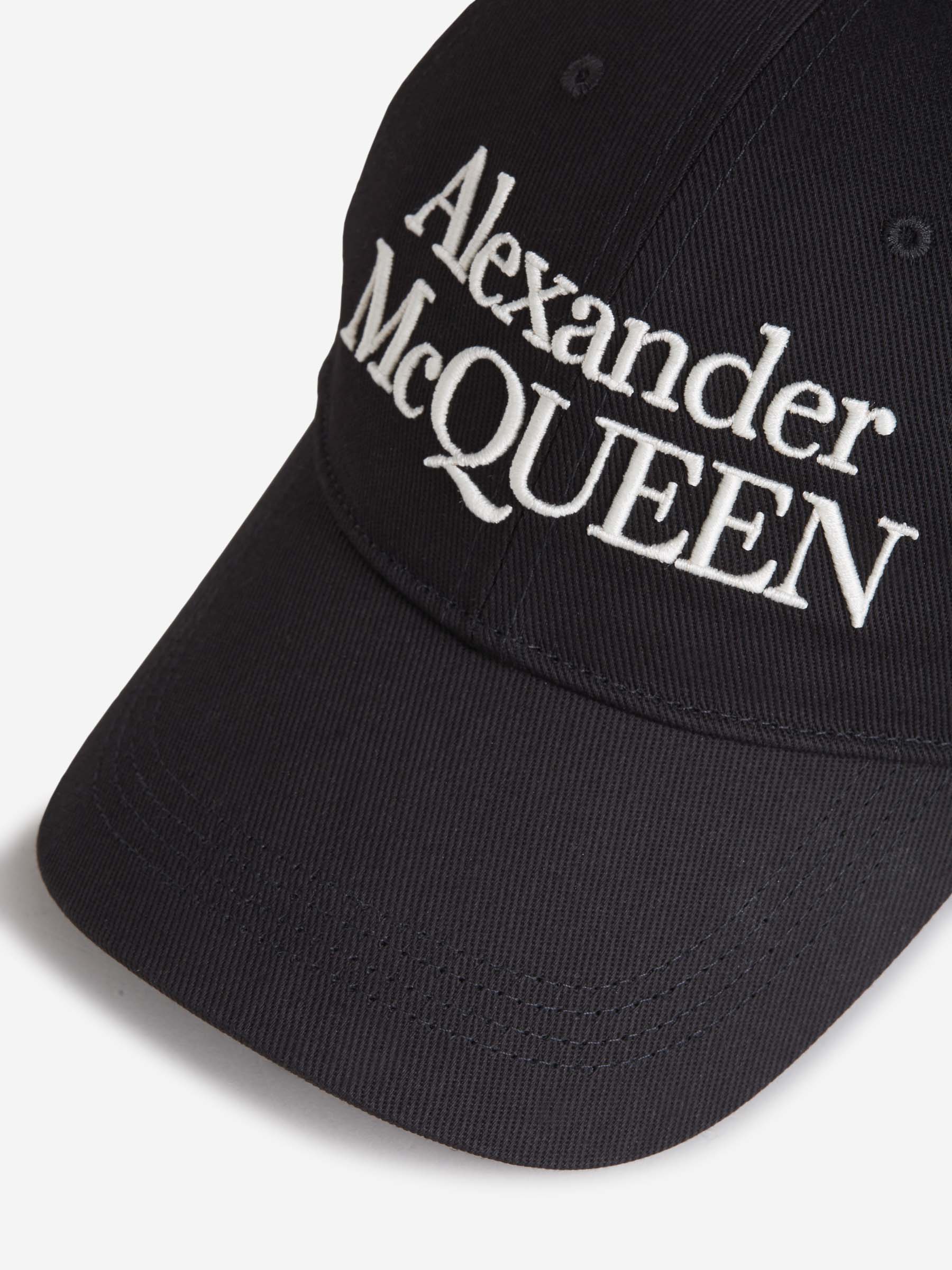 Alexander McQueen Gorra Logo Algodón color Negro sku 695-000909 01 - Foto 4