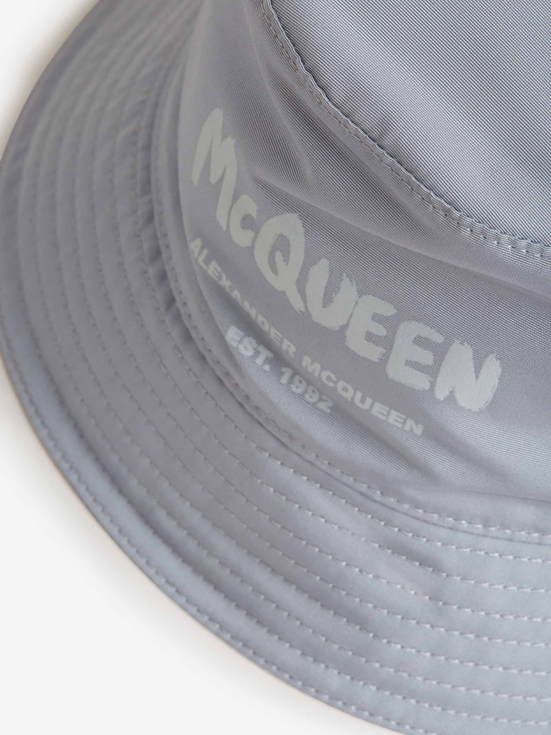 Outlet online Alexander McQueen Hombre Sombrero Pescador Logo Graffiti color Azul Cielo sku 695-001218 01 - Foto 4