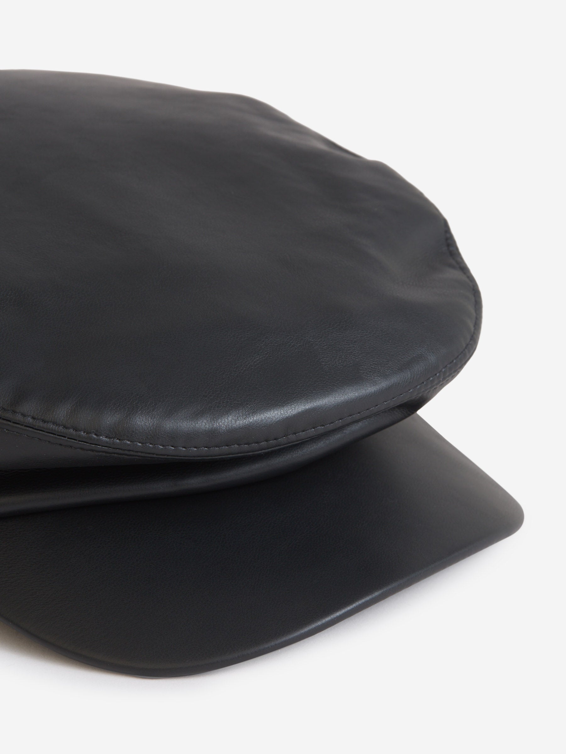 Amiri Gorro Piel Vegana color Negro sku 695-001367 01 - Foto 4