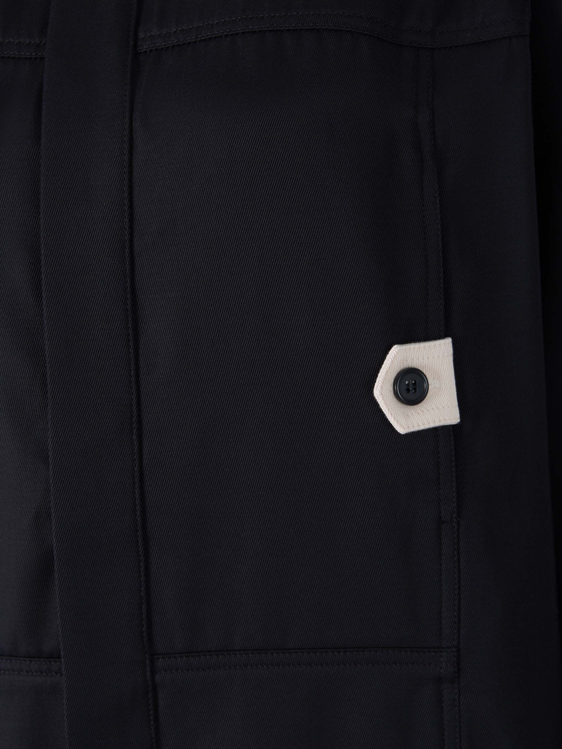 Plan C Camisa Oversize Detalle Bolsillos color Negro sku 701-001797 00 - Foto 4