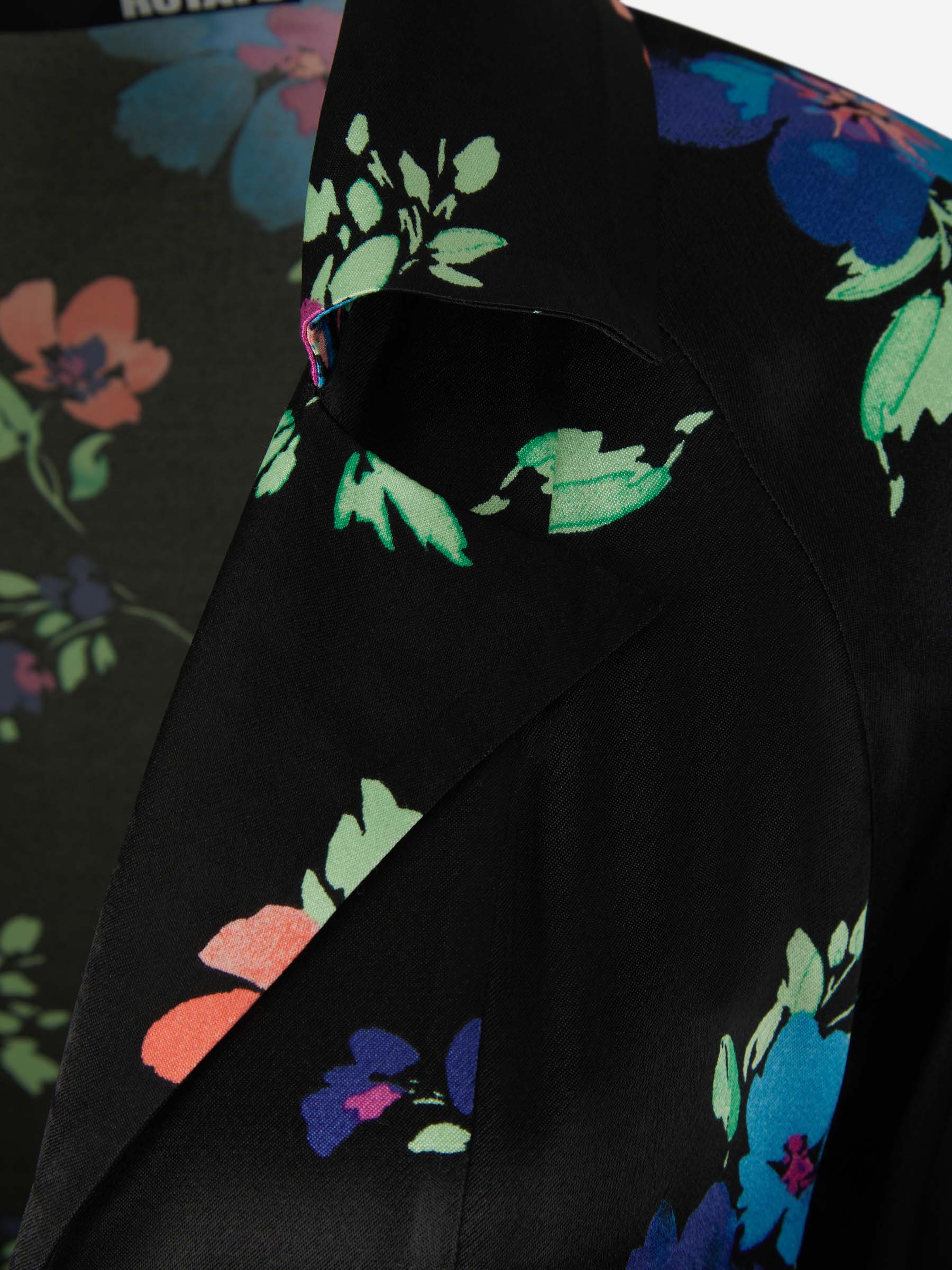 Rotate Blusa Motivo Floral color Azul Noche sku 701-001801 01 - Foto 3