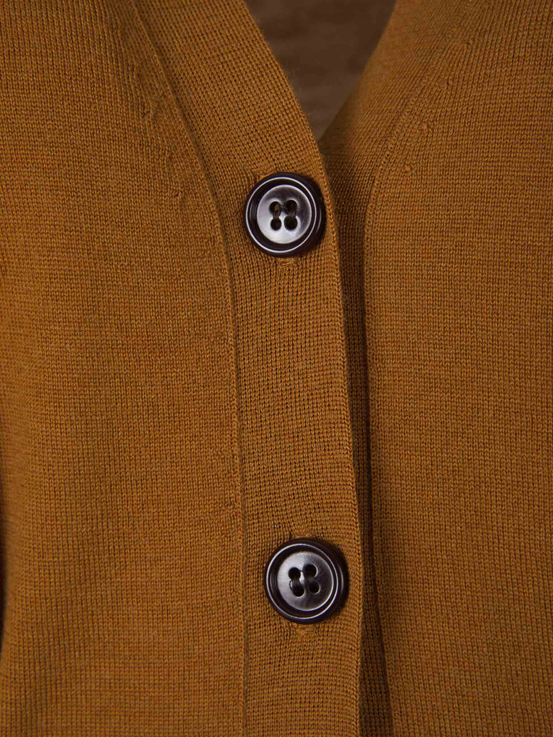 Dries Van Noten Cárdigan Punto Fino Lana color Mostaza sku 713-000172 02 - Foto 3