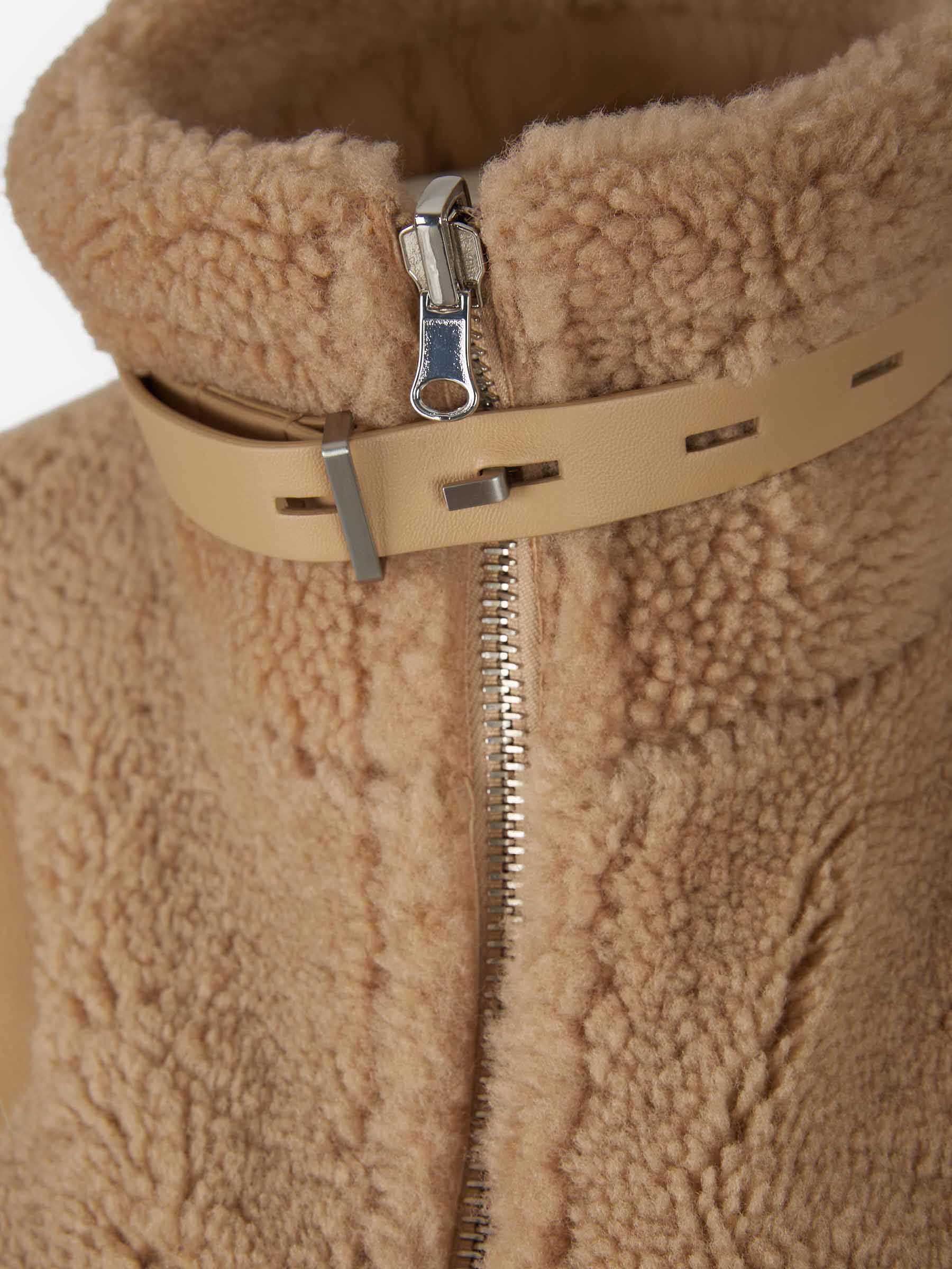 Dion Lee Chaqueta Piel Borrego Reversible color Arena sku 741-001874 01 - Foto 7