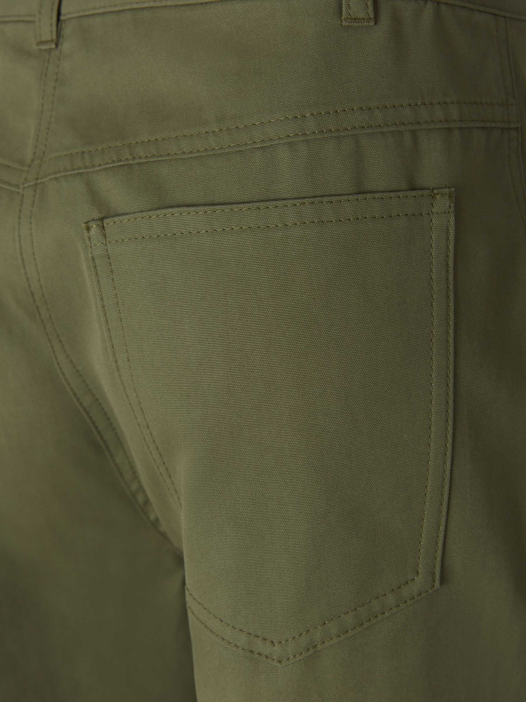 Outlet online Victoria Beckham Mujer Pantalones Utility Relaxed color Verde Militar sku 761-002806 01 - Foto 4