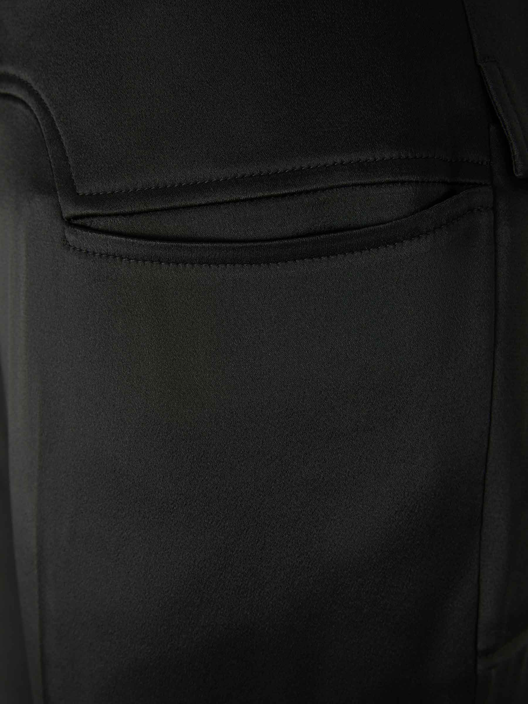 Outlet online Tom Ford Mujer Pantalones Satinados Fluidos color Negro sku 761-003211 01 - Foto 3
