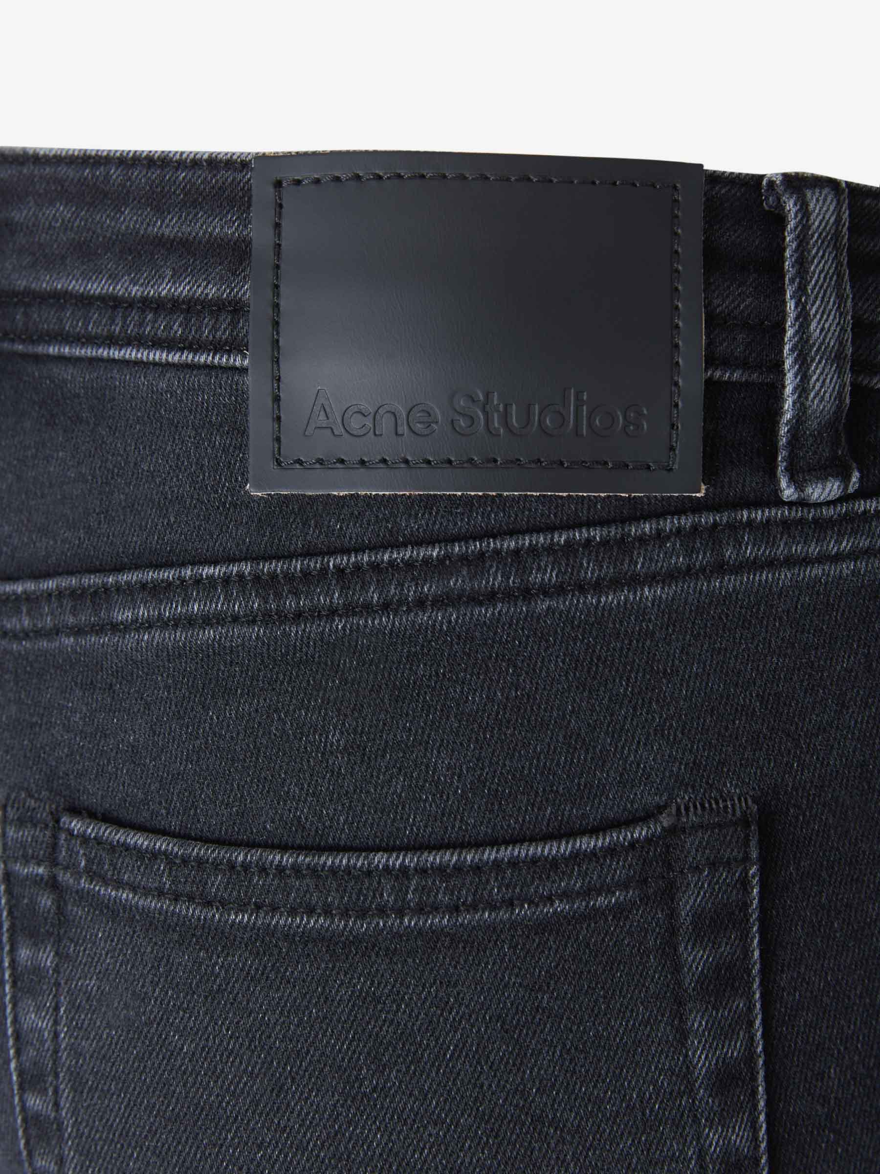 Acne Studios Jeans Desgastados Elásticos color Negro sku 763-001249 01 - Foto 4