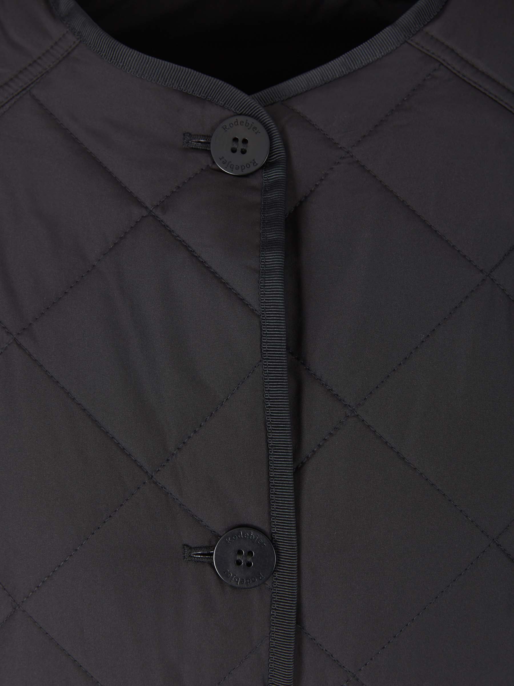 Rodebjer Abrigo Largo Acolchado color Verde Militar sku 771-001342 02 - Foto 3