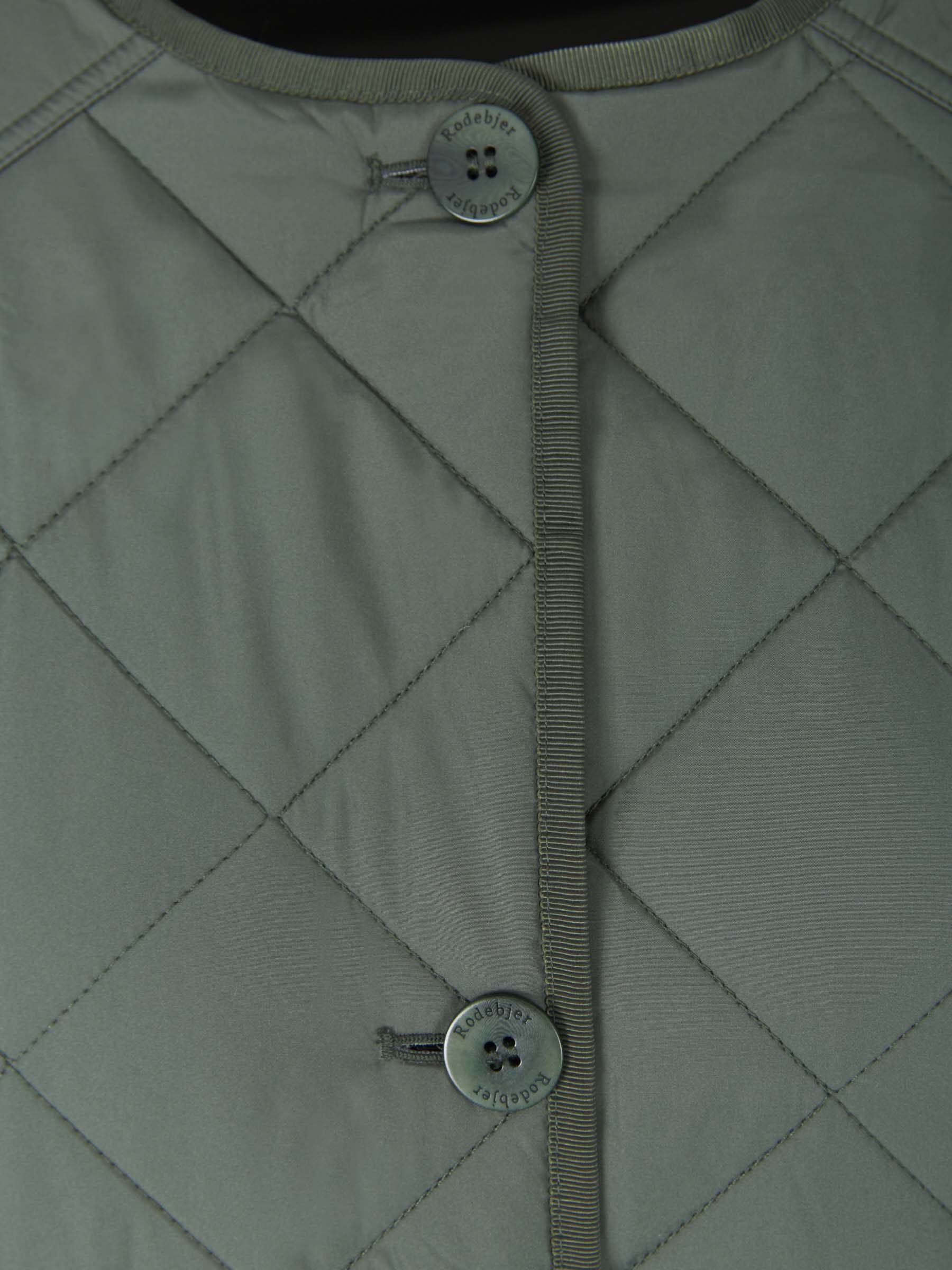 Rodebjer Abrigo Largo Acolchado color Verde Militar sku 771-001342 02 - Foto 7