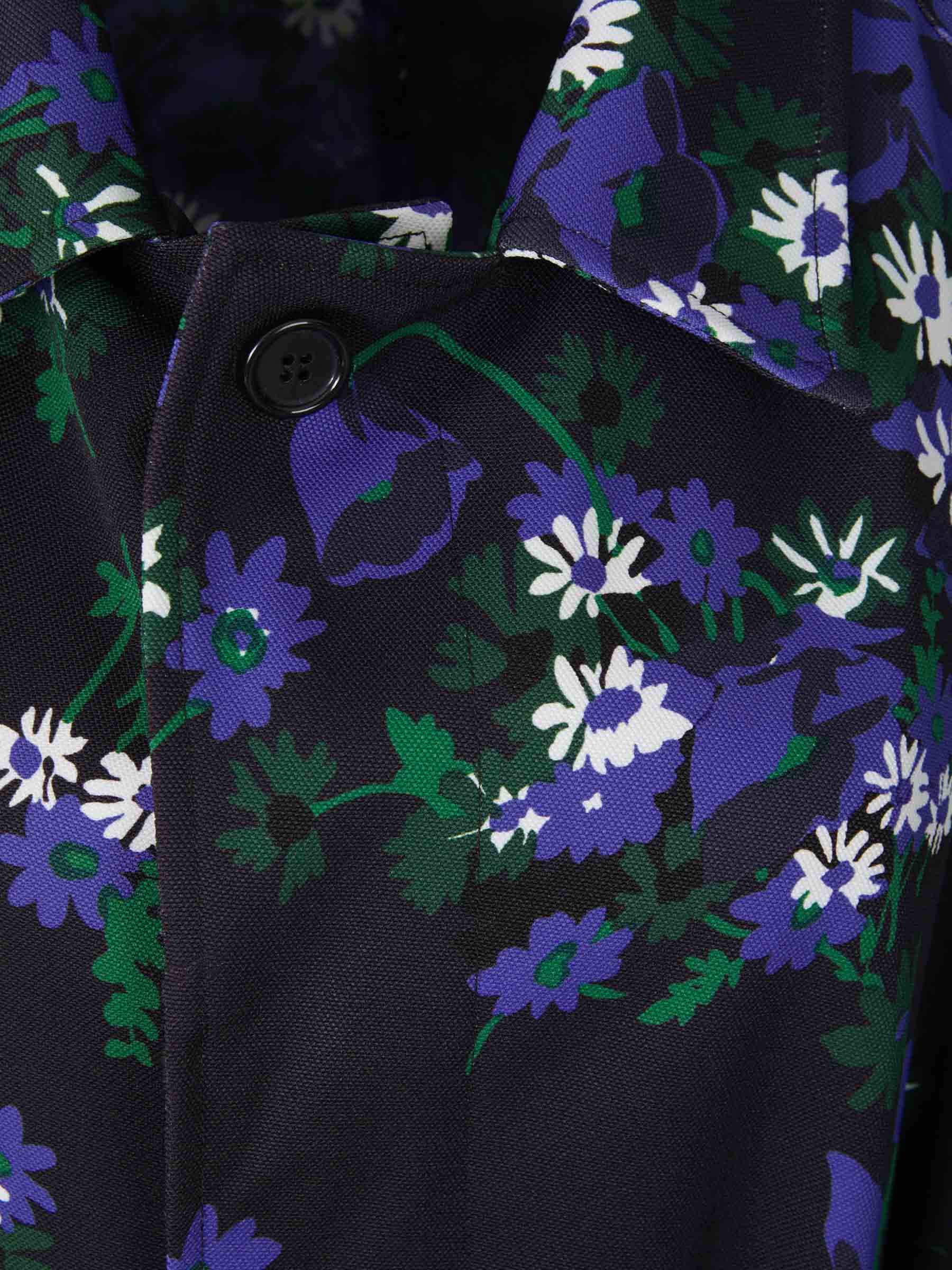 Plan C Abrigo Motivo Floral color Negro sku 771-001379 01 - Foto 3