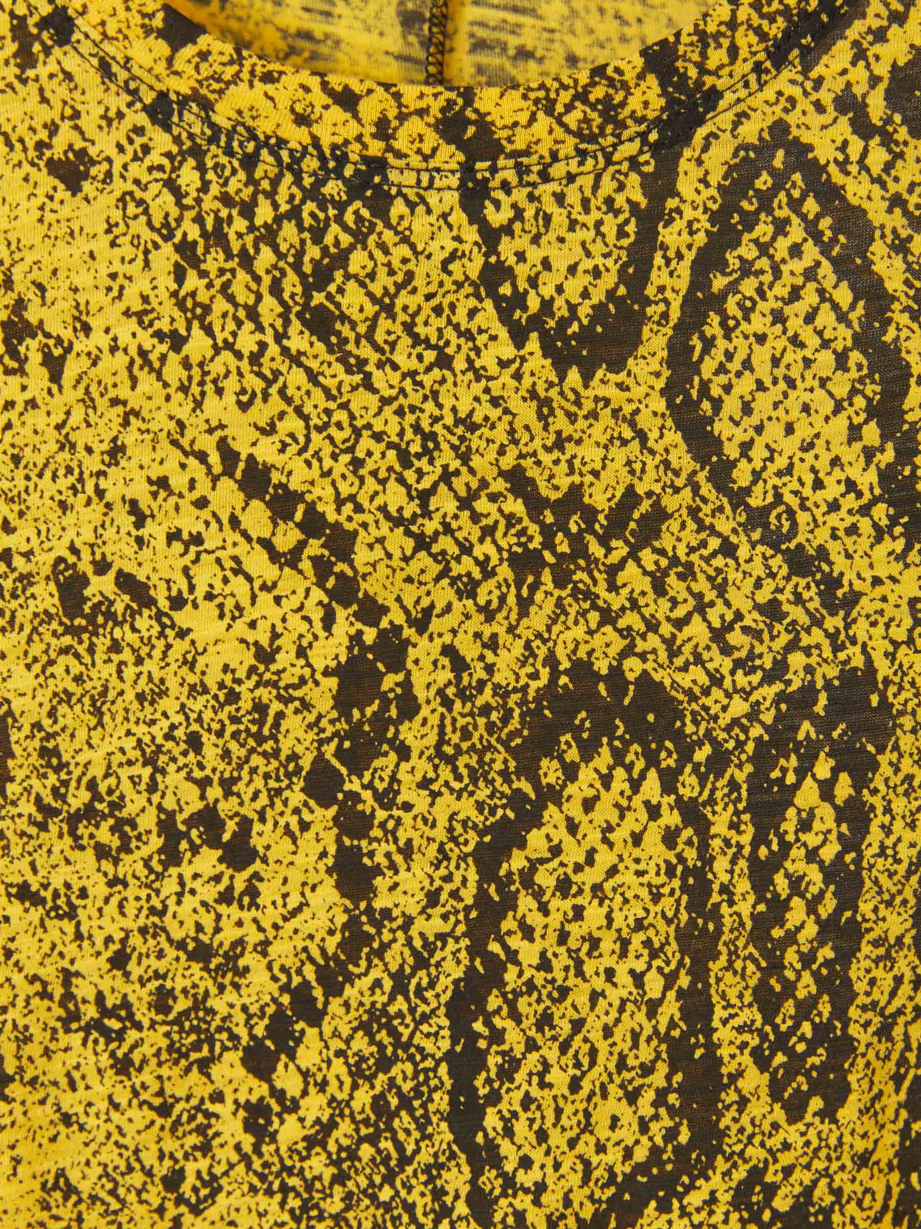 Proenza Schouler Camiseta Estampado Serpiente color Mostaza sku 782-001237 02 - Foto 3