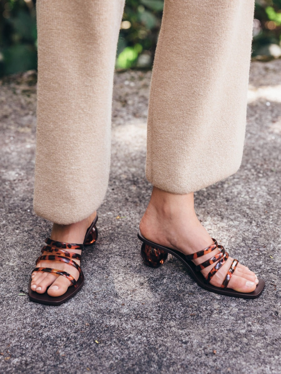 Outlet online Cult Gaia Mujer Sandalias Jennee color Carey sku 800-004672 01 - Foto 6