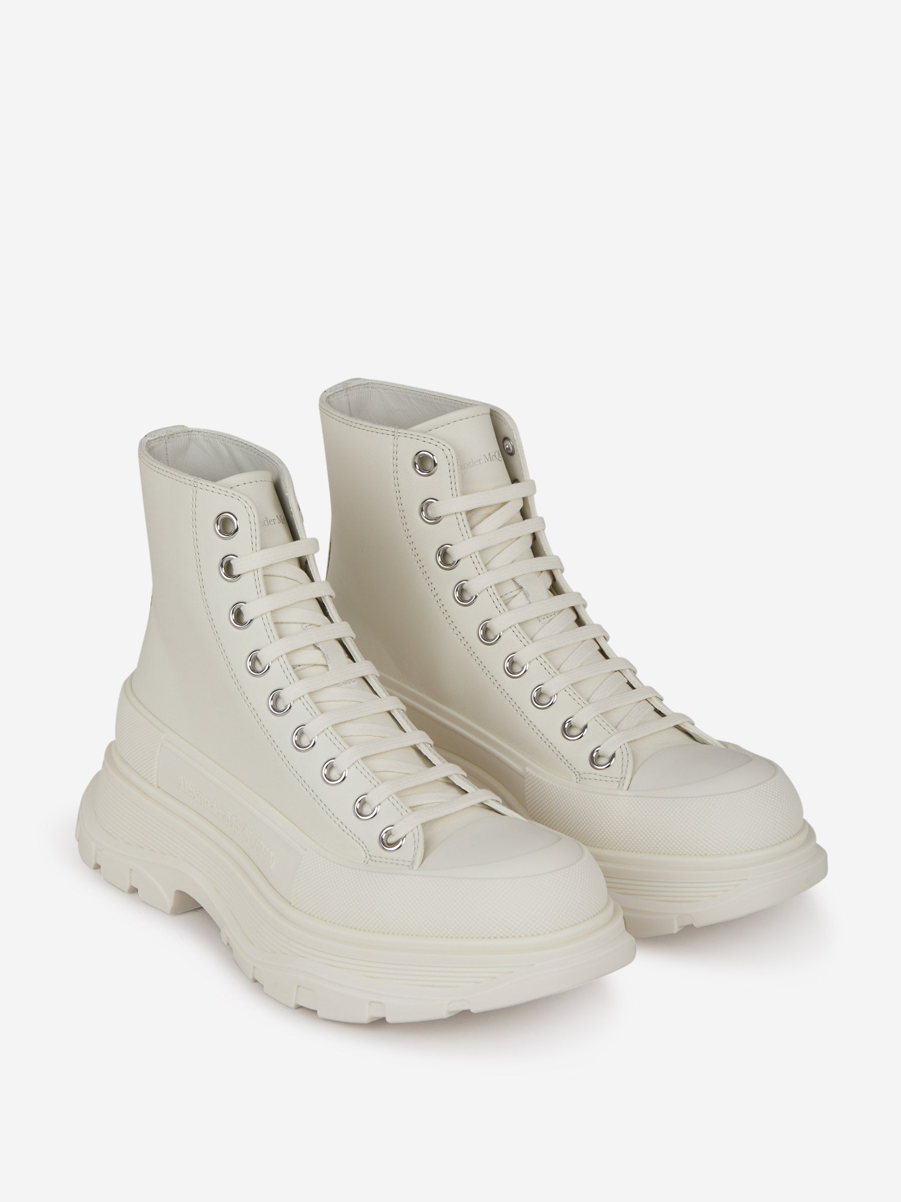 Alexander McQueen Botas Tread Slick color Crema sku 805-000646 01 - Foto 2