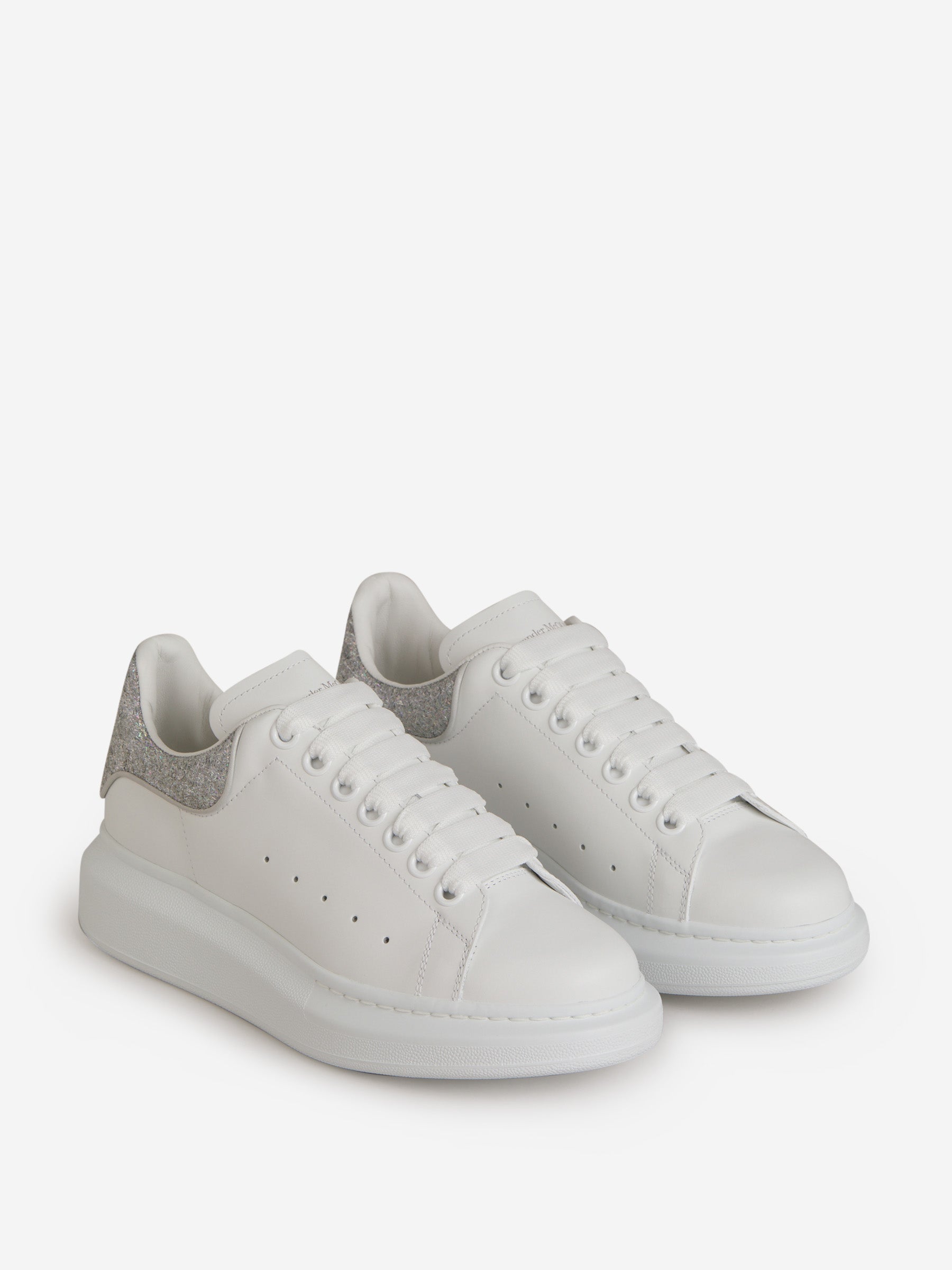 Outlet online Alexander McQueen Mujer Sneakers Oversize Purpurina color Blanco sku 806-000246 01 - Foto 2