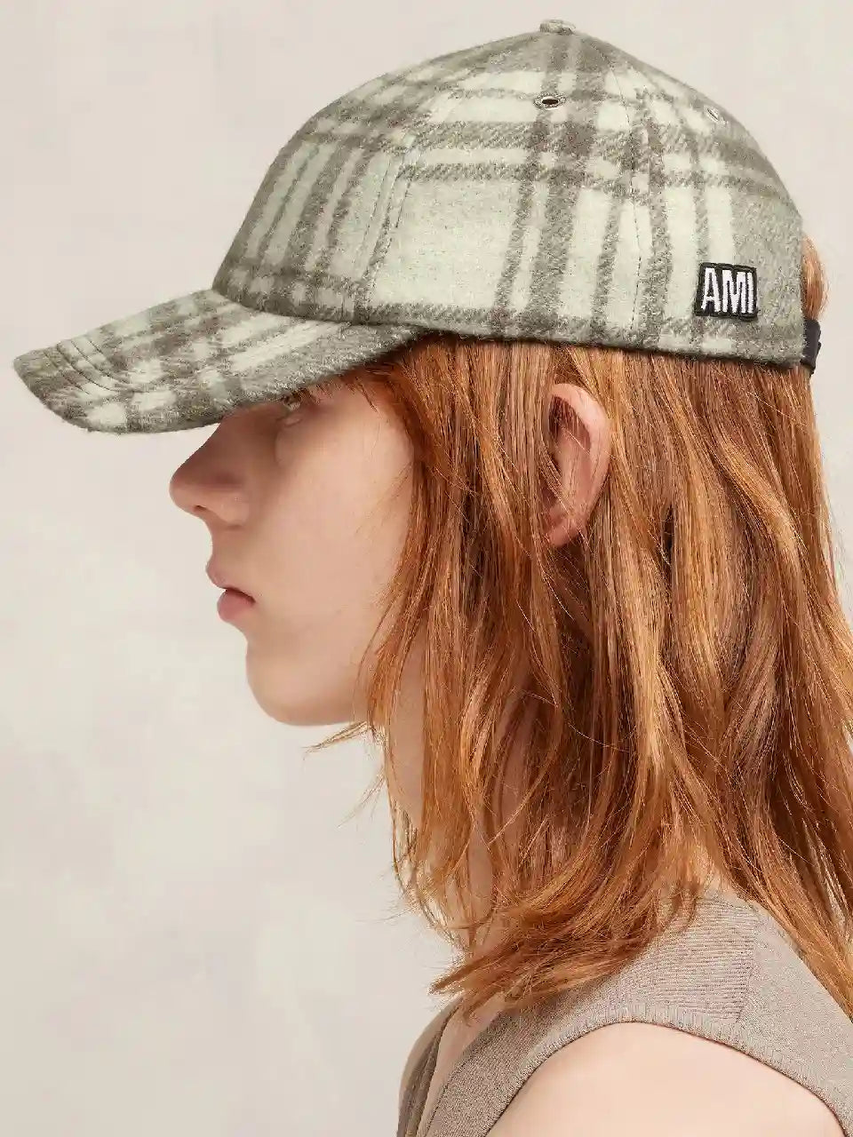 Ami Paris Gorra Lana Cuadros color Topo sku 695-001281 01 - Foto 2