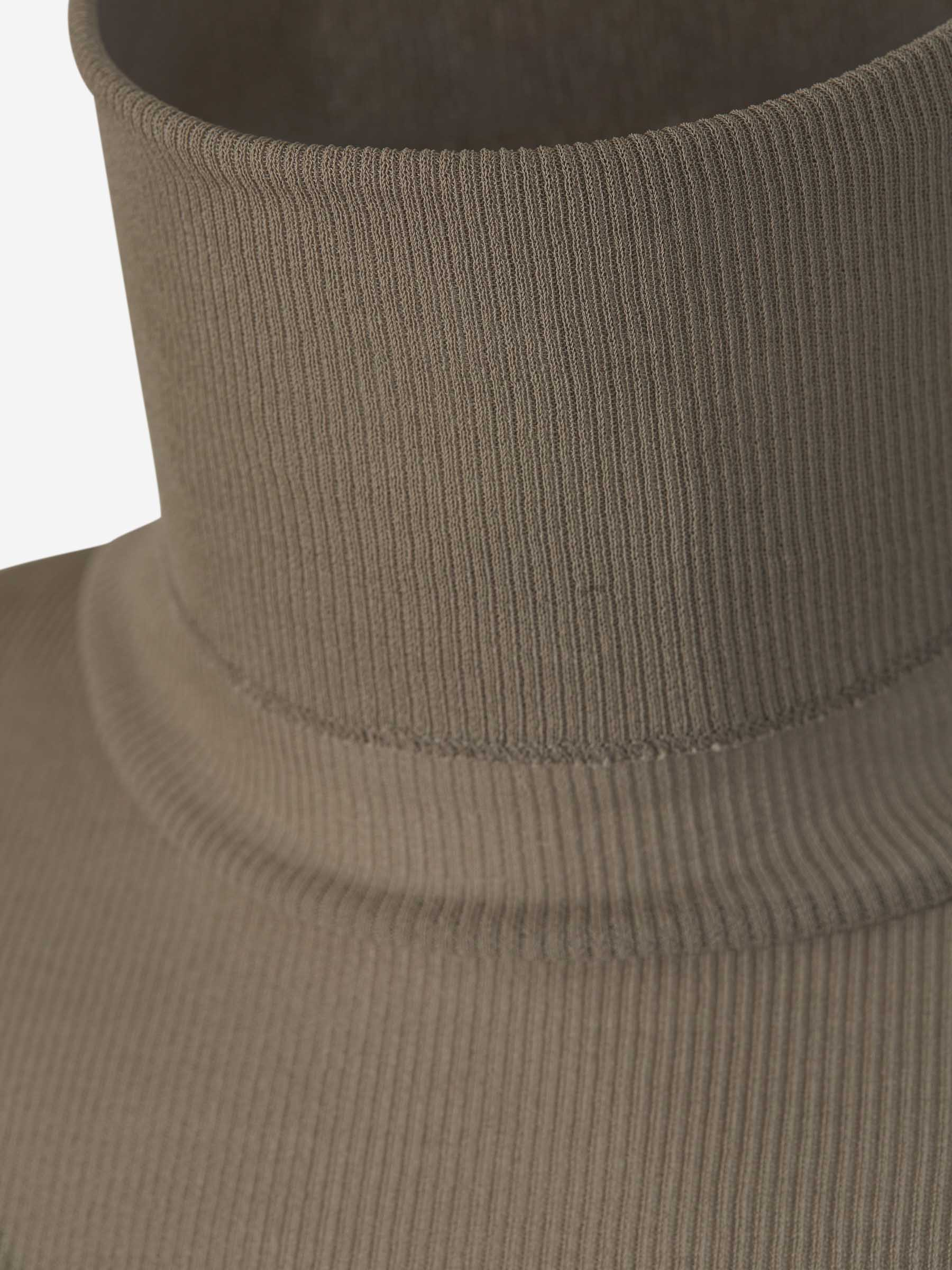 Outlet online Ami Paris Hombre Jersey Acanalado Viscosa color Verde Militar sku 542-002342 01 - Foto 3